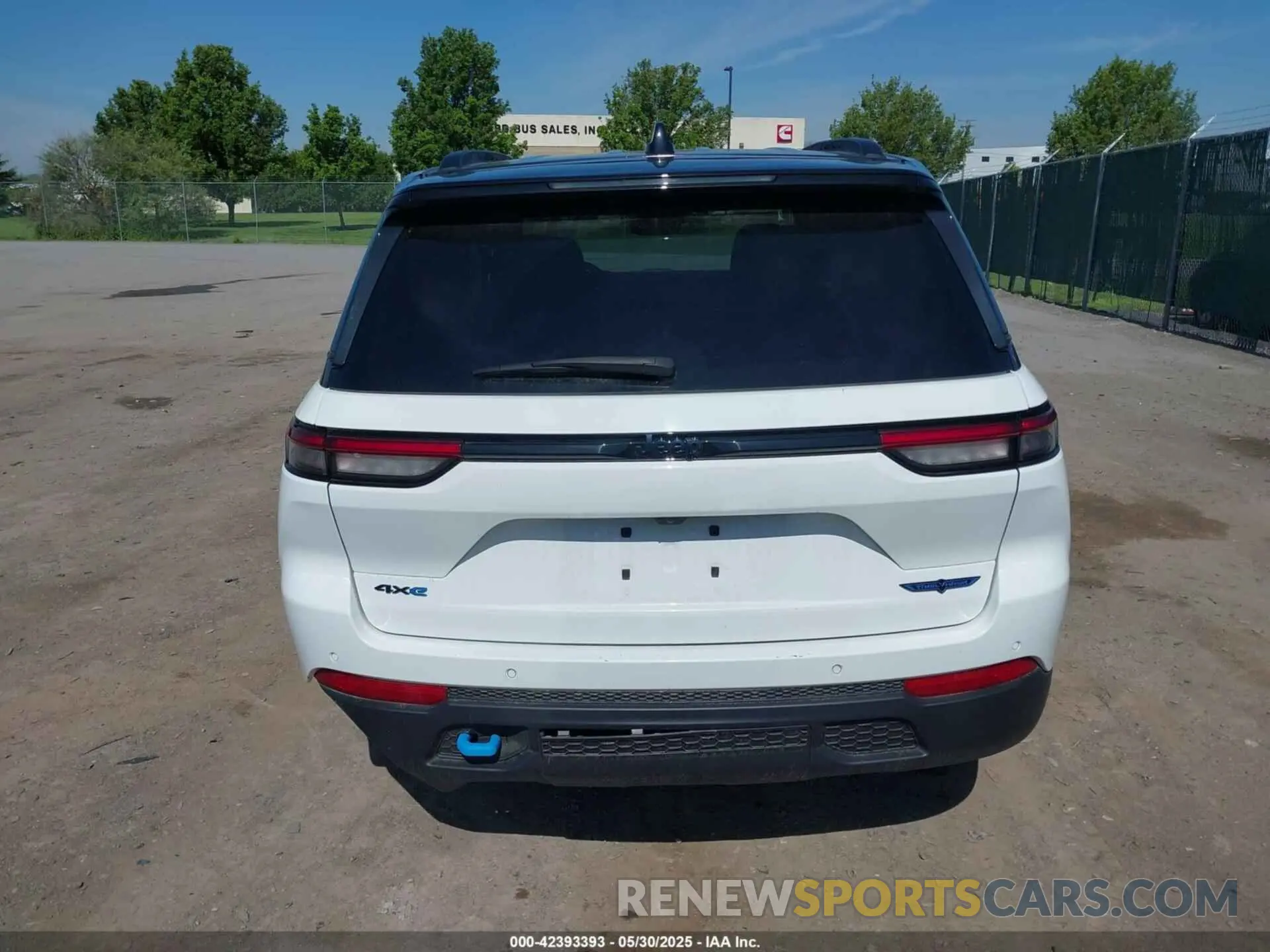 16 Photograph of a damaged car 1C4RJYC65R8941638 JEEP GRAND CHEROKEE 4XE 2024