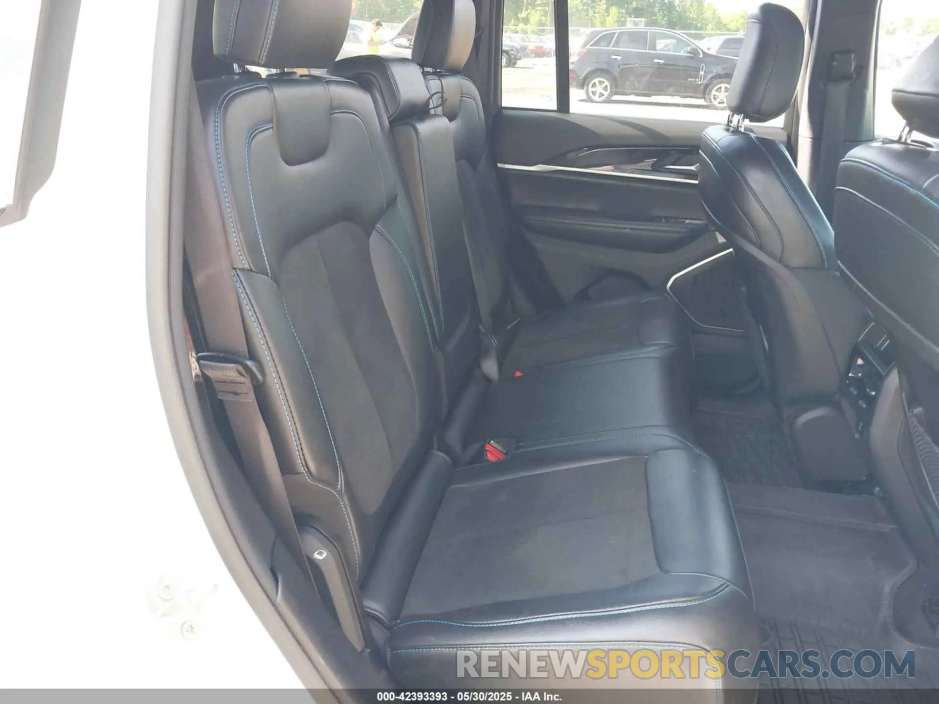 8 Photograph of a damaged car 1C4RJYC65R8941638 JEEP GRAND CHEROKEE 4XE 2024