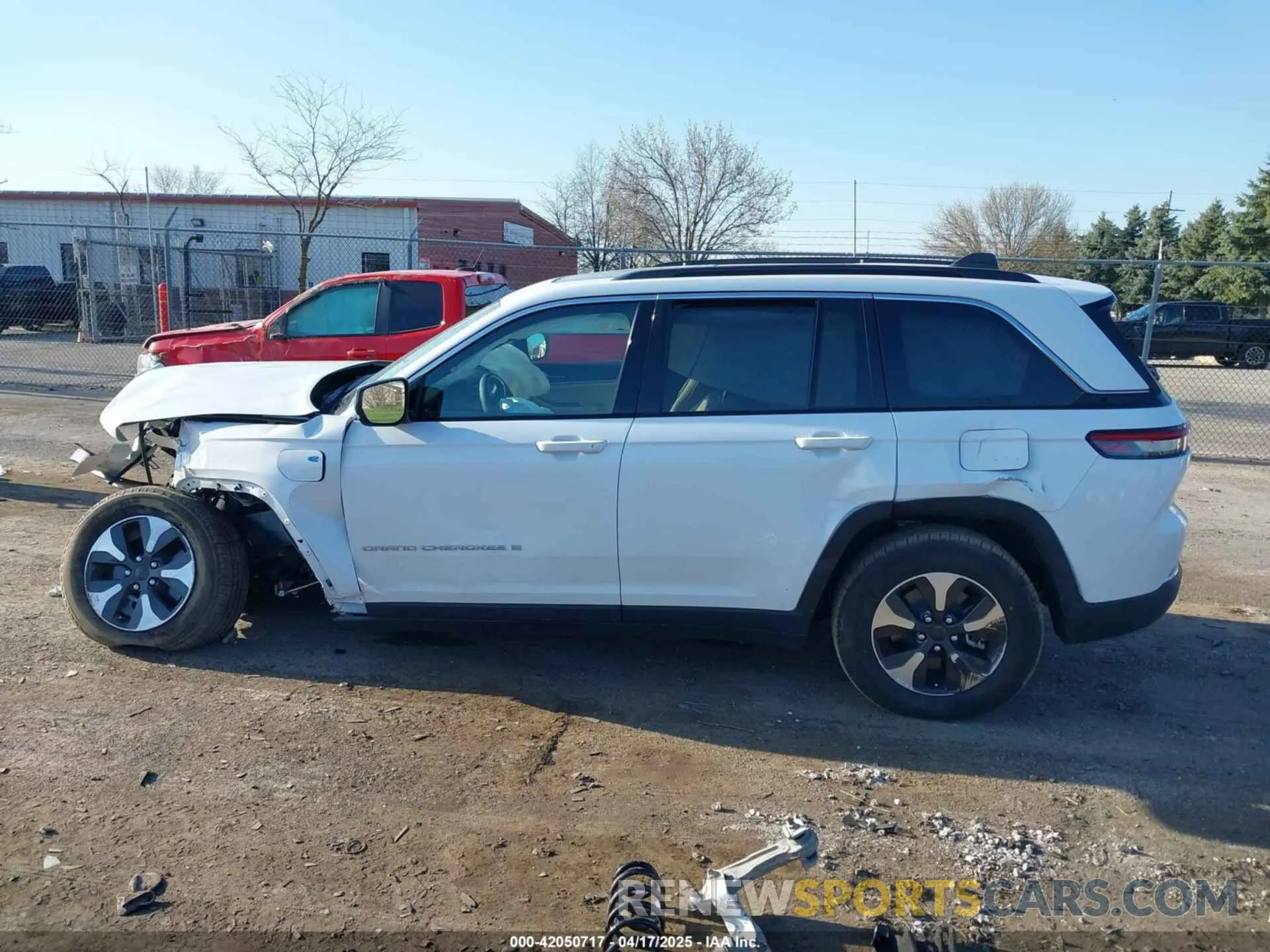 15 Photograph of a damaged car 1C4RJYB62S8665930 JEEP GRAND CHEROKEE 4XE 2025