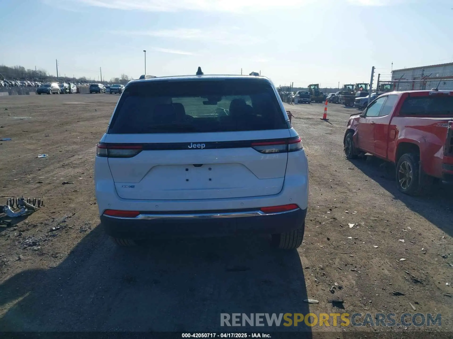 17 Photograph of a damaged car 1C4RJYB62S8665930 JEEP GRAND CHEROKEE 4XE 2025