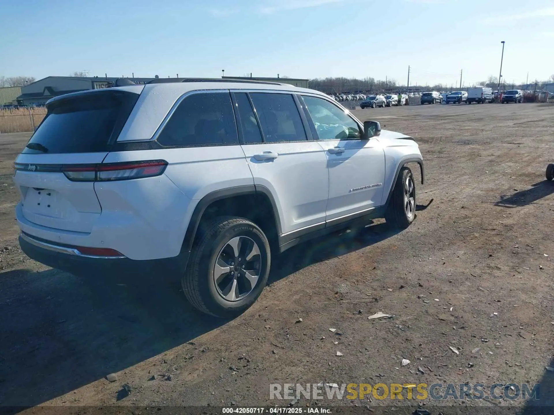 4 Photograph of a damaged car 1C4RJYB62S8665930 JEEP GRAND CHEROKEE 4XE 2025