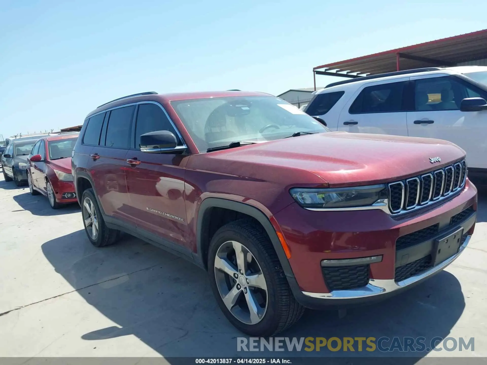 13 Photograph of a damaged car 1C4RJJBG1M8207699 JEEP GRAND CHEROKEE L 2021
