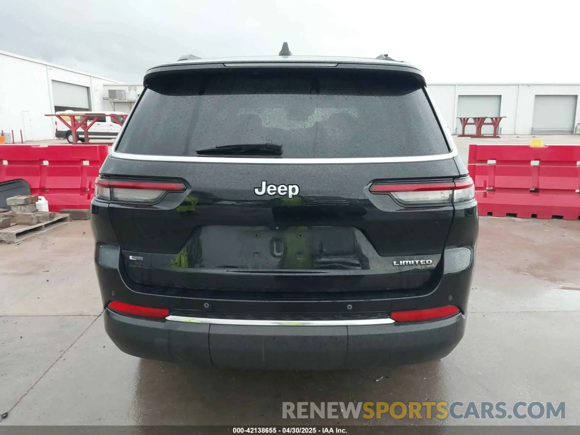 16 Photograph of a damaged car 1C4RJJBG5M8154148 JEEP GRAND CHEROKEE L 2021