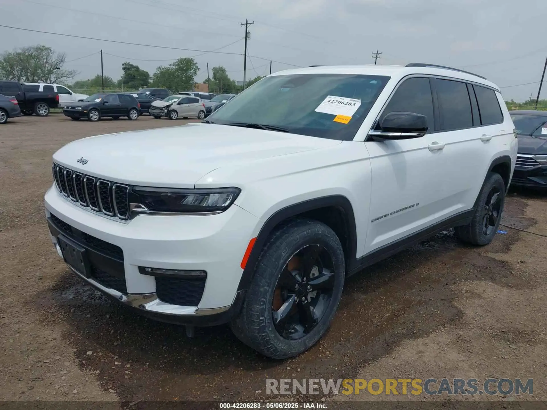 2 Photograph of a damaged car 1C4RJJBG5M8175260 JEEP GRAND CHEROKEE L 2021