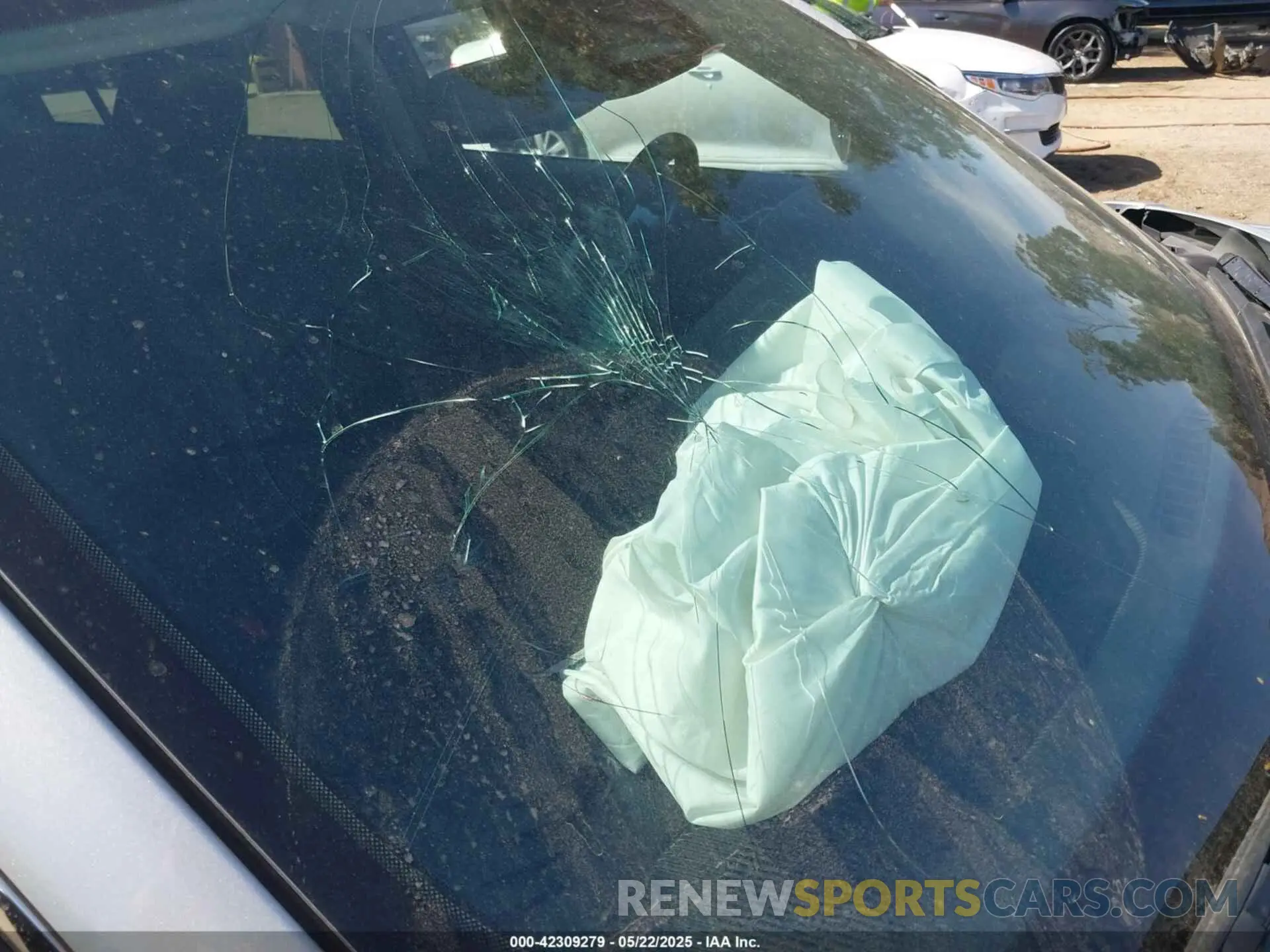 20 Photograph of a damaged car 1C4RJJBG8M8183319 JEEP GRAND CHEROKEE L 2021