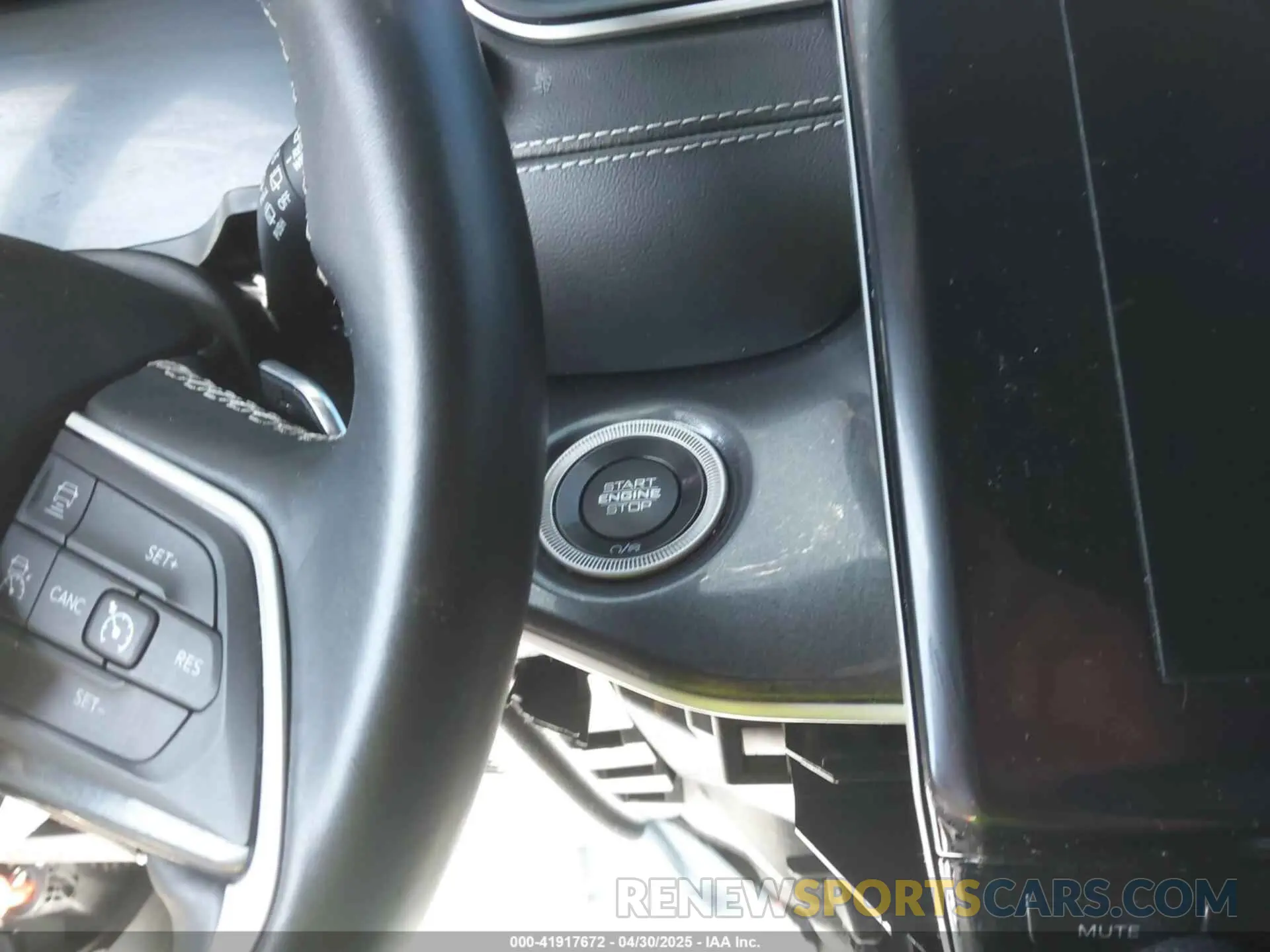 11 Photograph of a damaged car 1C4RJKAG2M8139095 JEEP GRAND CHEROKEE L 2021