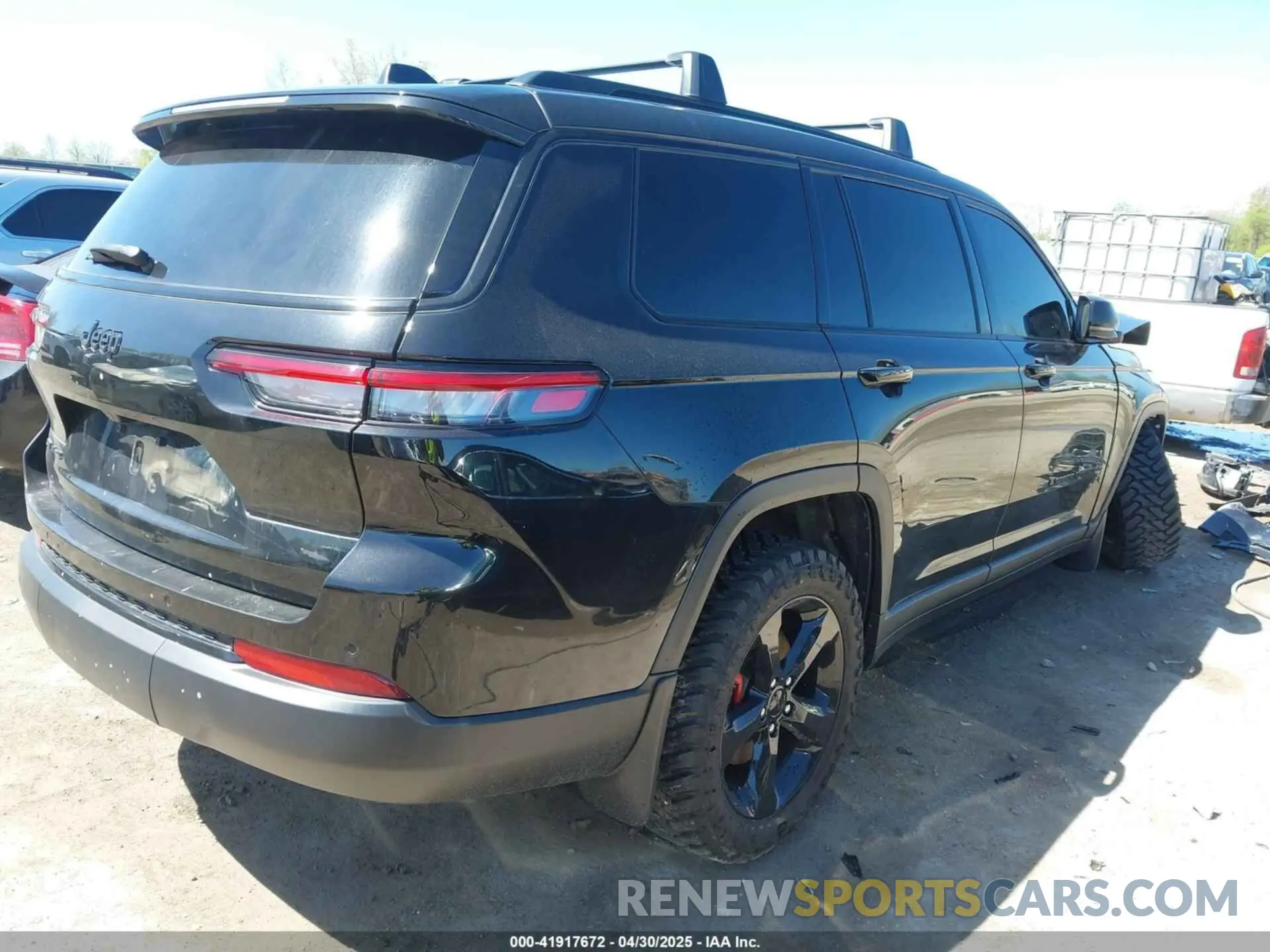 4 Photograph of a damaged car 1C4RJKAG2M8139095 JEEP GRAND CHEROKEE L 2021