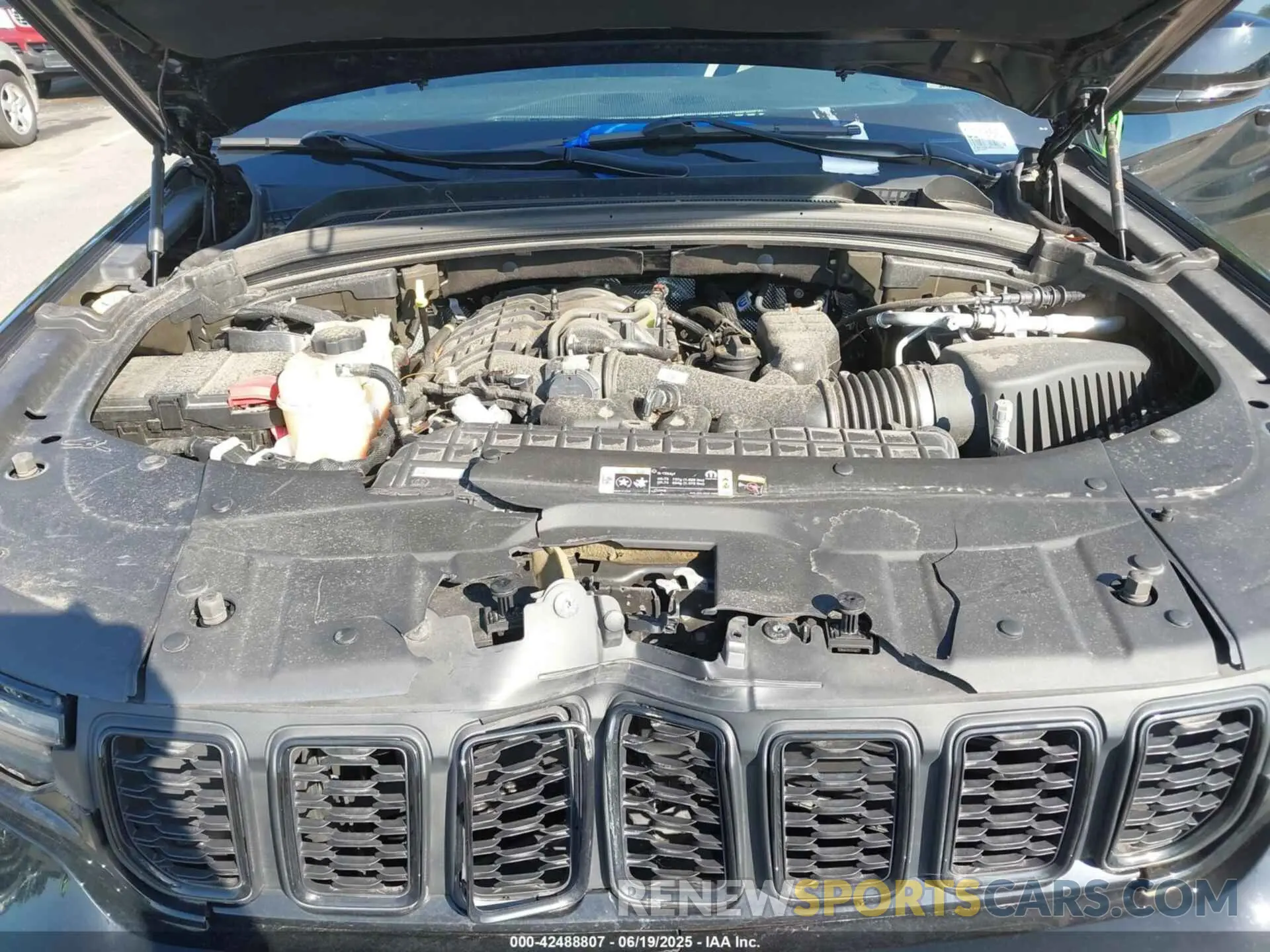 10 Photograph of a damaged car 1C4RJKAG2M8151506 JEEP GRAND CHEROKEE L 2021