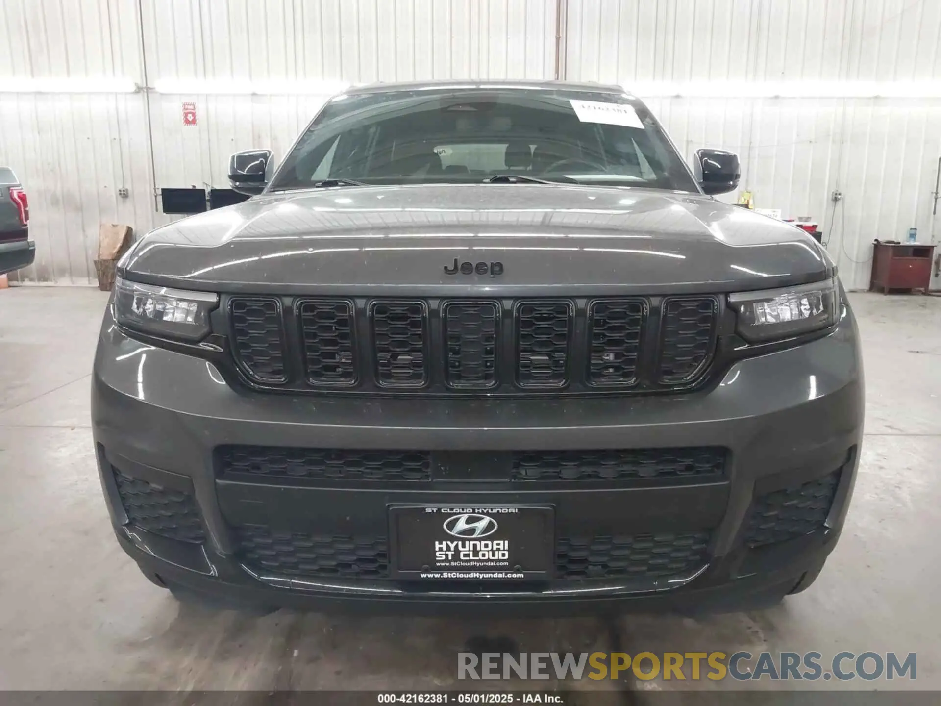 12 Photograph of a damaged car 1C4RJKAG3M8184546 JEEP GRAND CHEROKEE L 2021