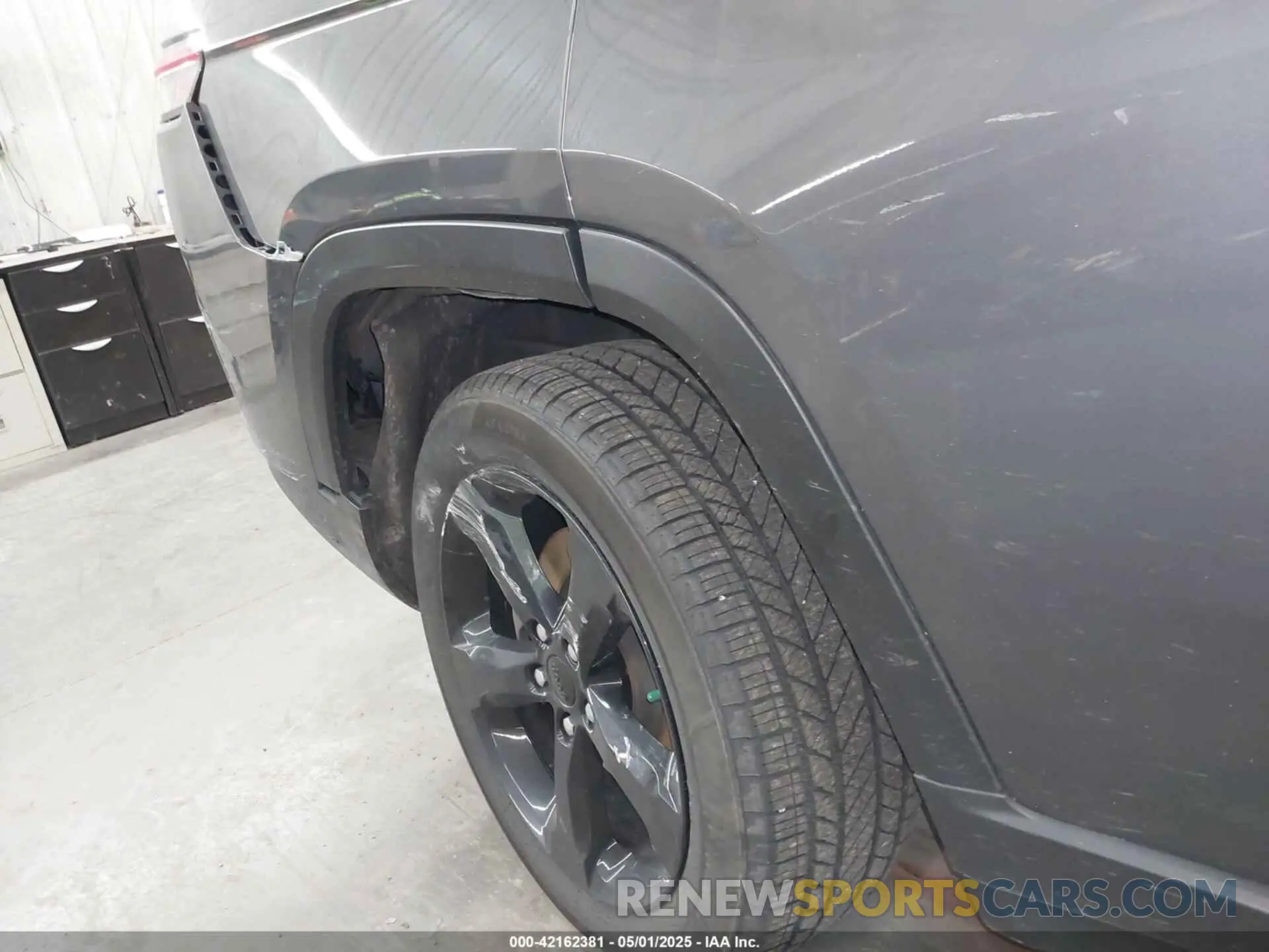 6 Photograph of a damaged car 1C4RJKAG3M8184546 JEEP GRAND CHEROKEE L 2021