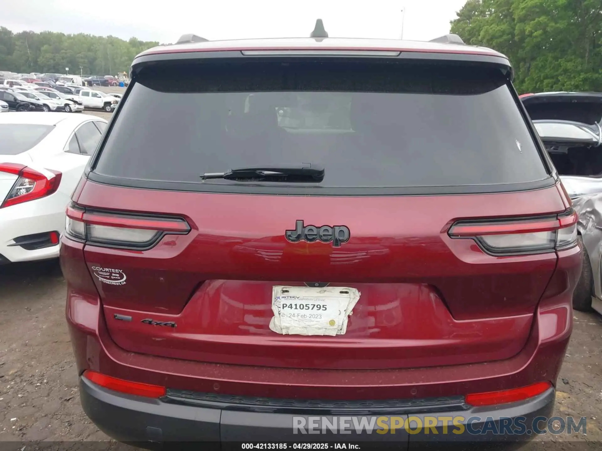 16 Photograph of a damaged car 1C4RJKAG3M8195224 JEEP GRAND CHEROKEE L 2021