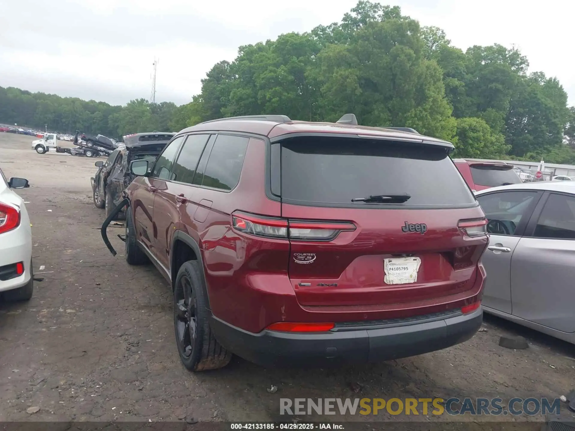 3 Photograph of a damaged car 1C4RJKAG3M8195224 JEEP GRAND CHEROKEE L 2021