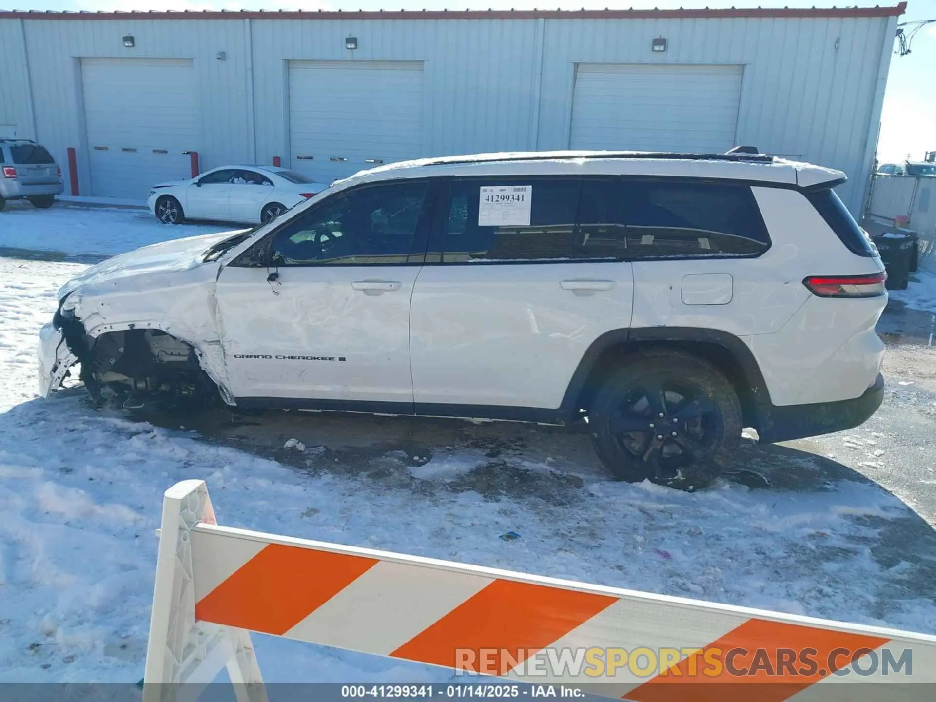 15 Photograph of a damaged car 1C4RJKAG3M8201779 JEEP GRAND CHEROKEE L 2021
