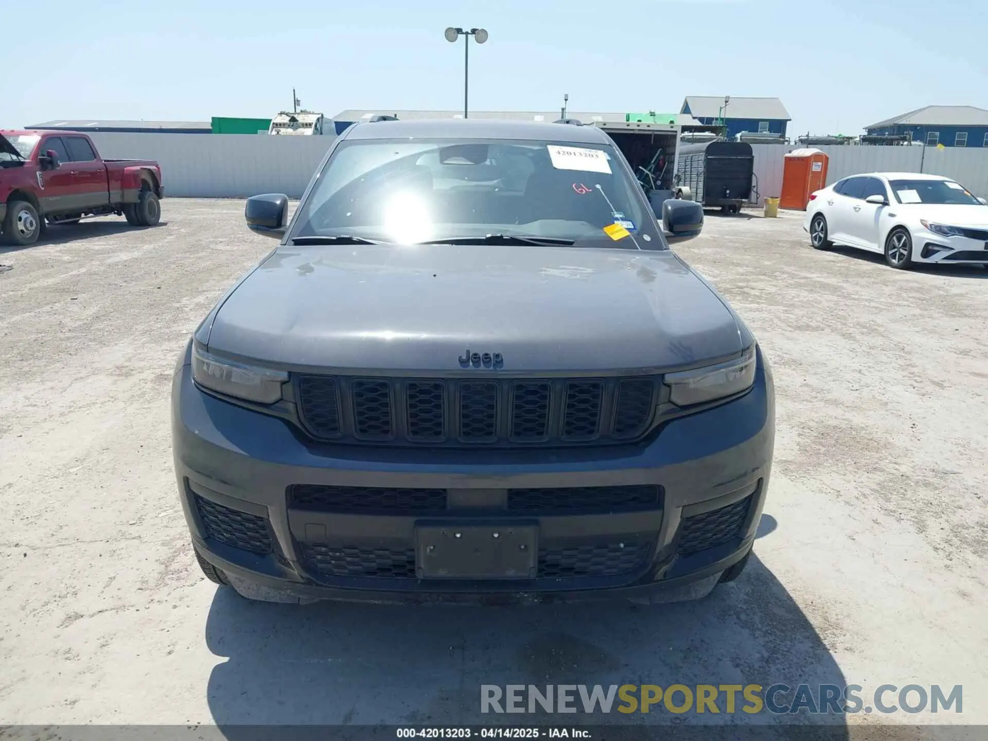 12 Photograph of a damaged car 1C4RJKAG4M8151314 JEEP GRAND CHEROKEE L 2021