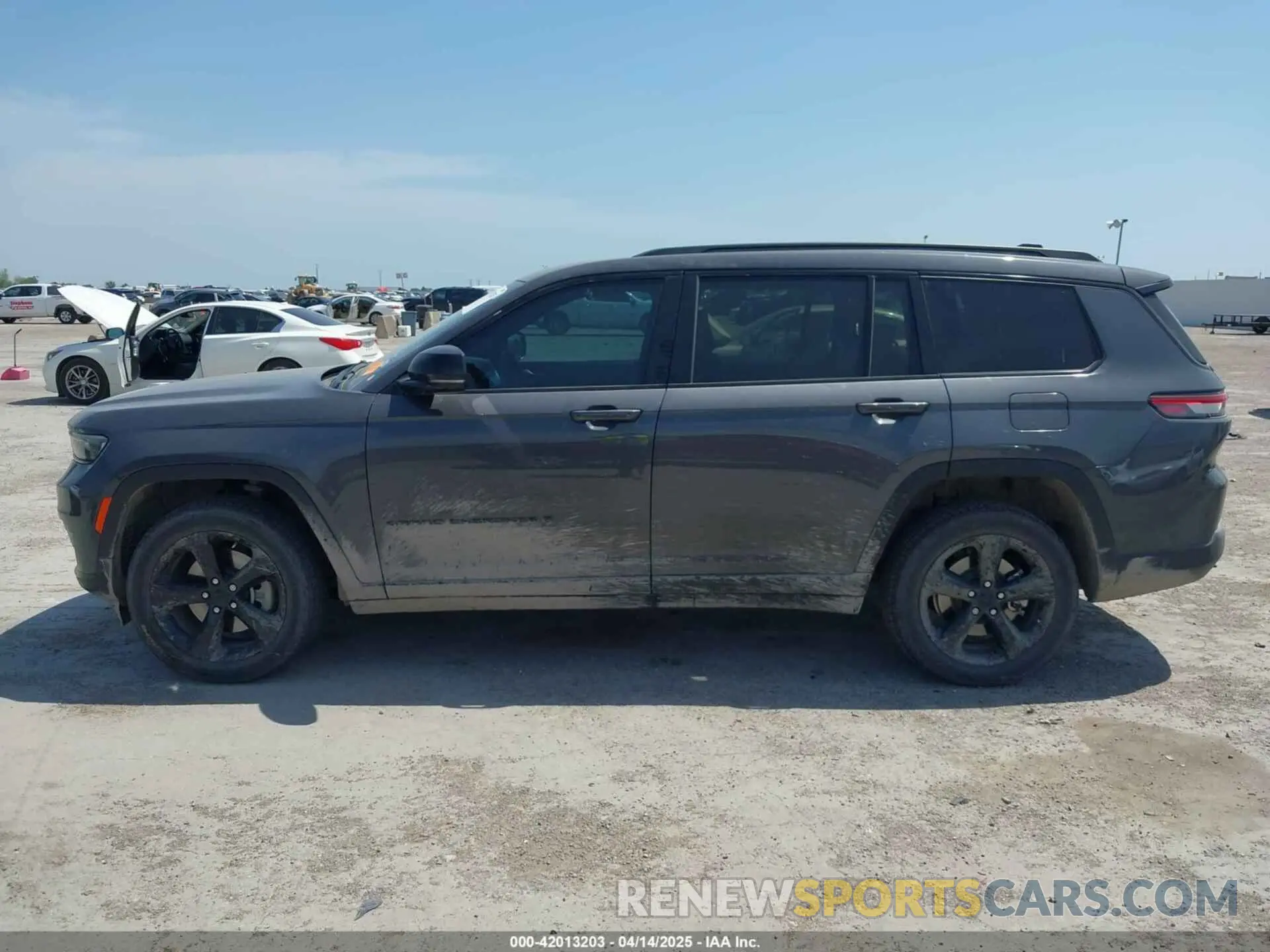 14 Photograph of a damaged car 1C4RJKAG4M8151314 JEEP GRAND CHEROKEE L 2021