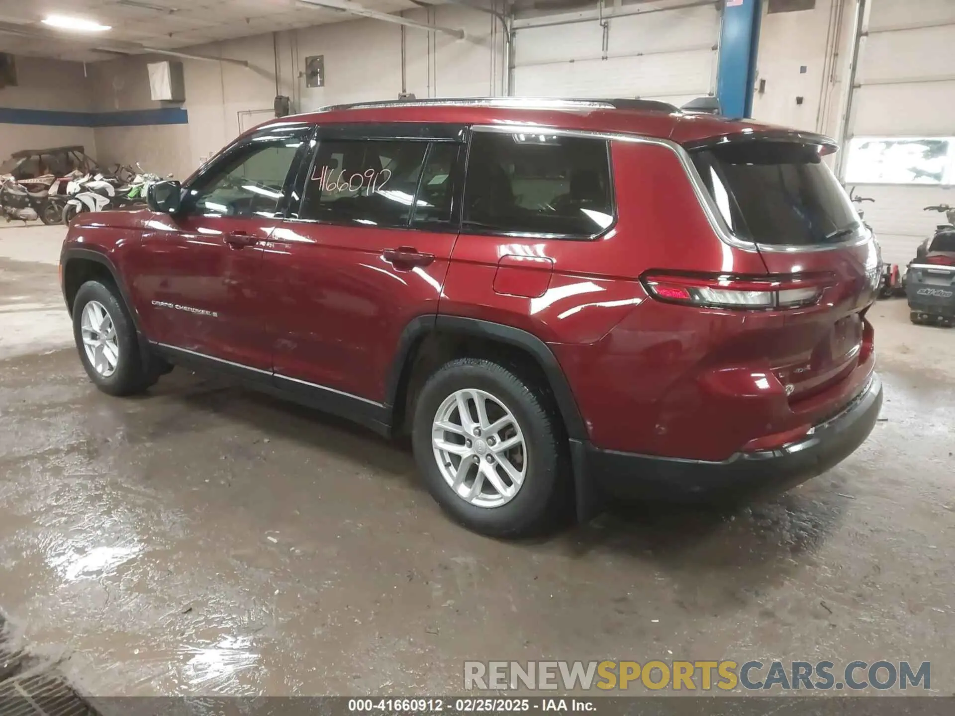 3 Photograph of a damaged car 1C4RJKAG4M8169893 JEEP GRAND CHEROKEE L 2021