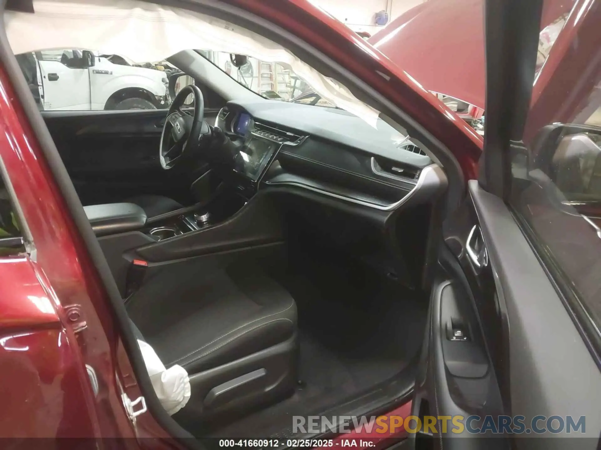 5 Photograph of a damaged car 1C4RJKAG4M8169893 JEEP GRAND CHEROKEE L 2021