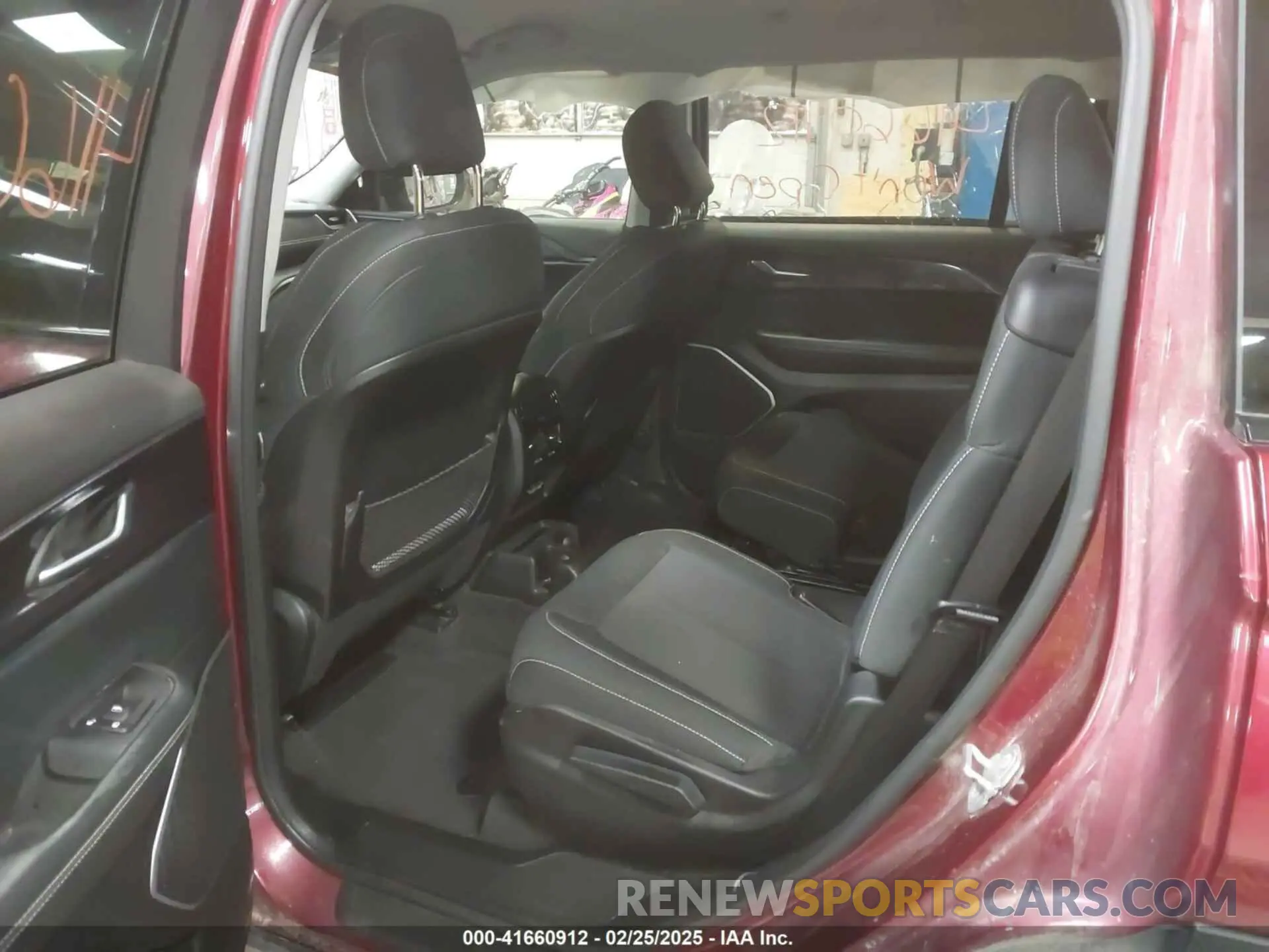 8 Photograph of a damaged car 1C4RJKAG4M8169893 JEEP GRAND CHEROKEE L 2021