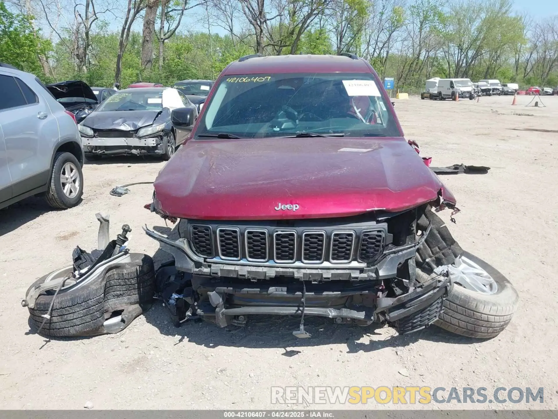 13 Photograph of a damaged car 1C4RJKAG7M8168463 JEEP GRAND CHEROKEE L 2021
