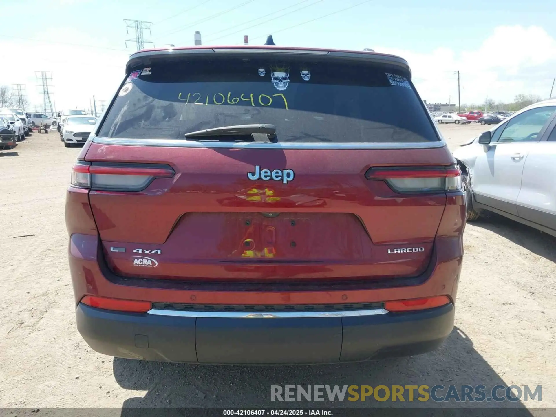 17 Photograph of a damaged car 1C4RJKAG7M8168463 JEEP GRAND CHEROKEE L 2021