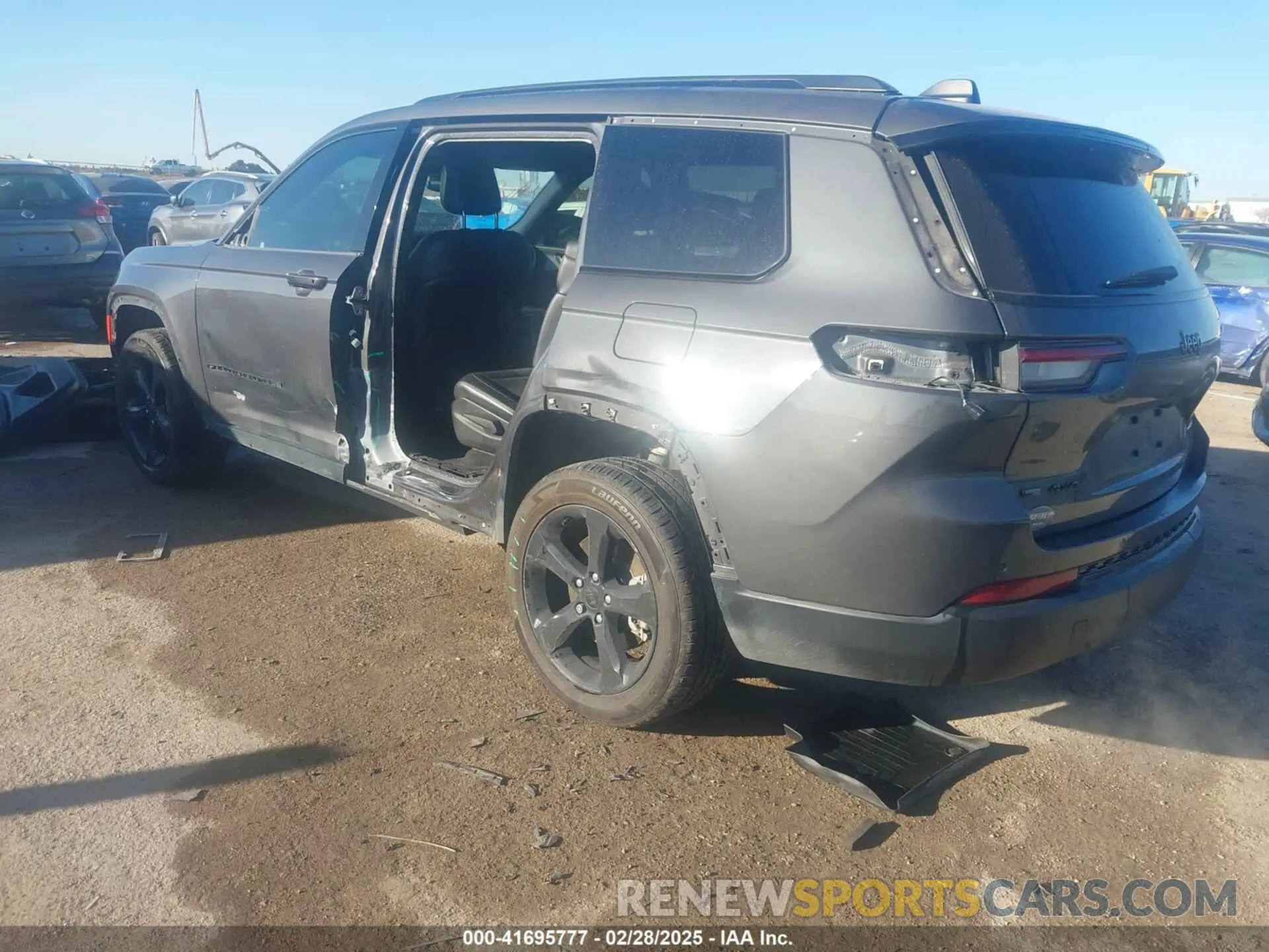 3 Photograph of a damaged car 1C4RJKAG7M8209612 JEEP GRAND CHEROKEE L 2021