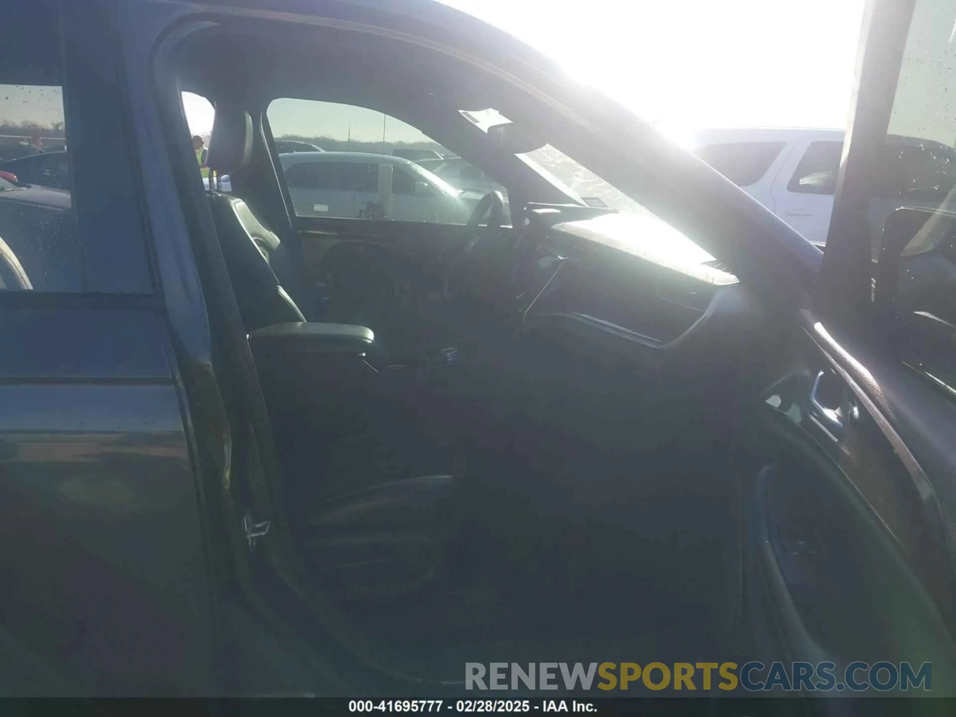 5 Photograph of a damaged car 1C4RJKAG7M8209612 JEEP GRAND CHEROKEE L 2021