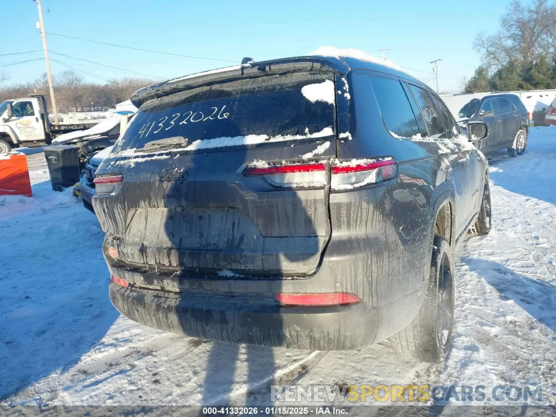 4 Photograph of a damaged car 1C4RJKAG7M8210257 JEEP GRAND CHEROKEE L 2021