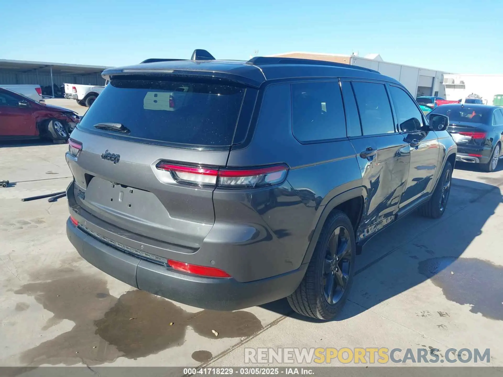 4 Photograph of a damaged car 1C4RJKAG9M8187001 JEEP GRAND CHEROKEE L 2021