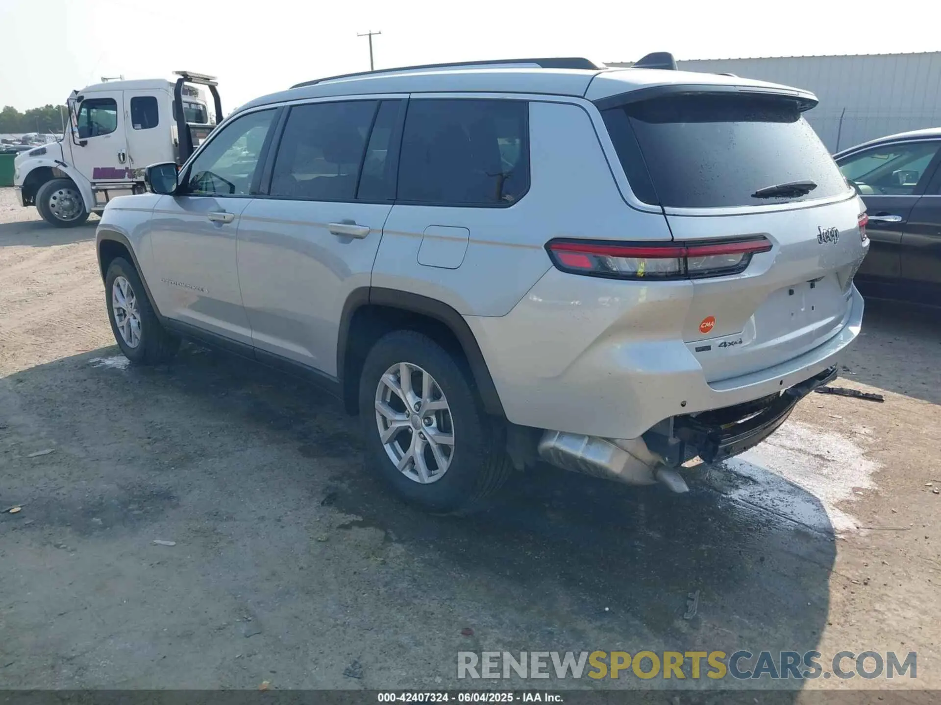 3 Photograph of a damaged car 1C4RJKBG0M8142947 JEEP GRAND CHEROKEE L 2021