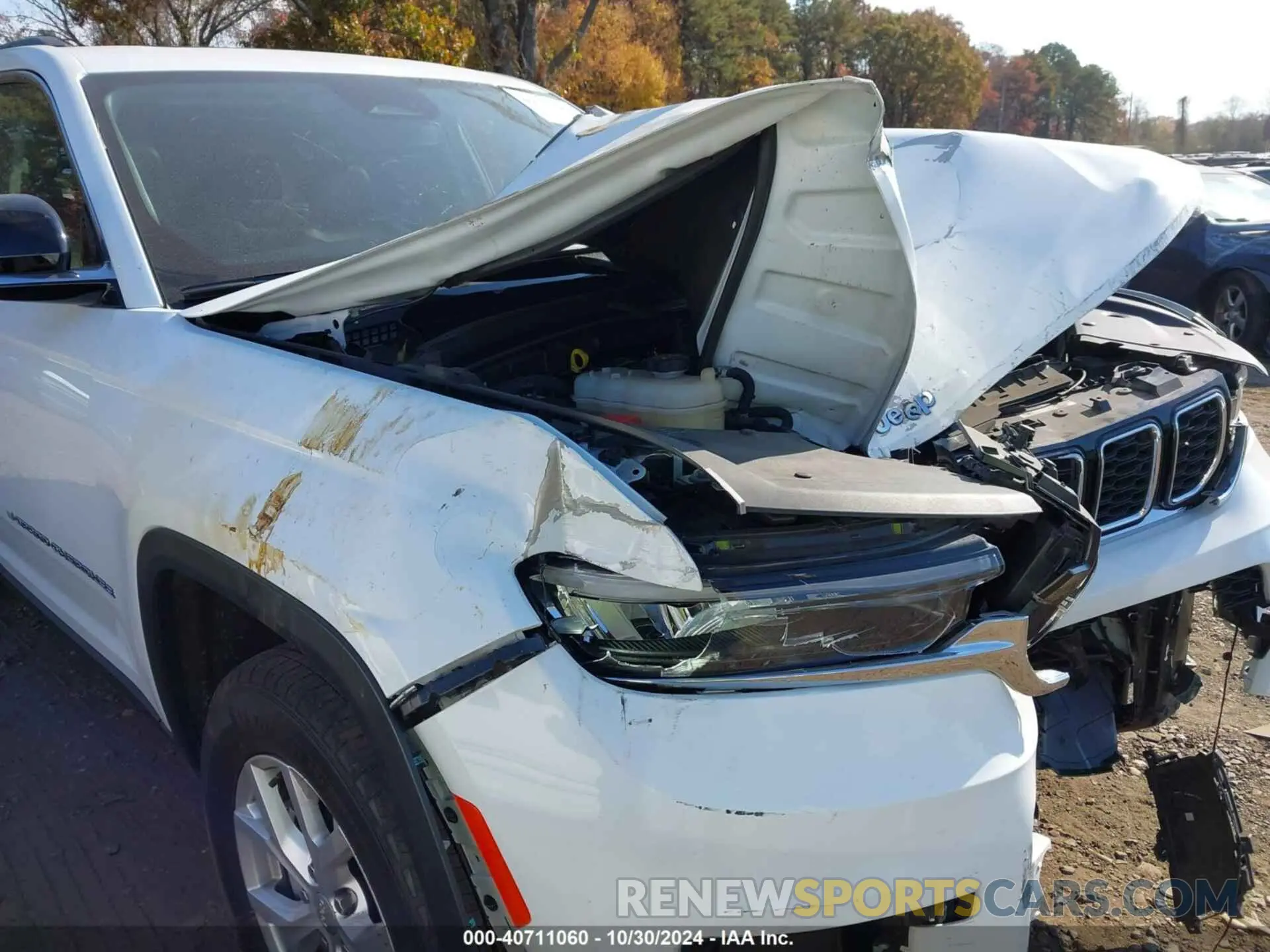 19 Photograph of a damaged car 1C4RJKBG0M8185457 JEEP GRAND CHEROKEE L 2021