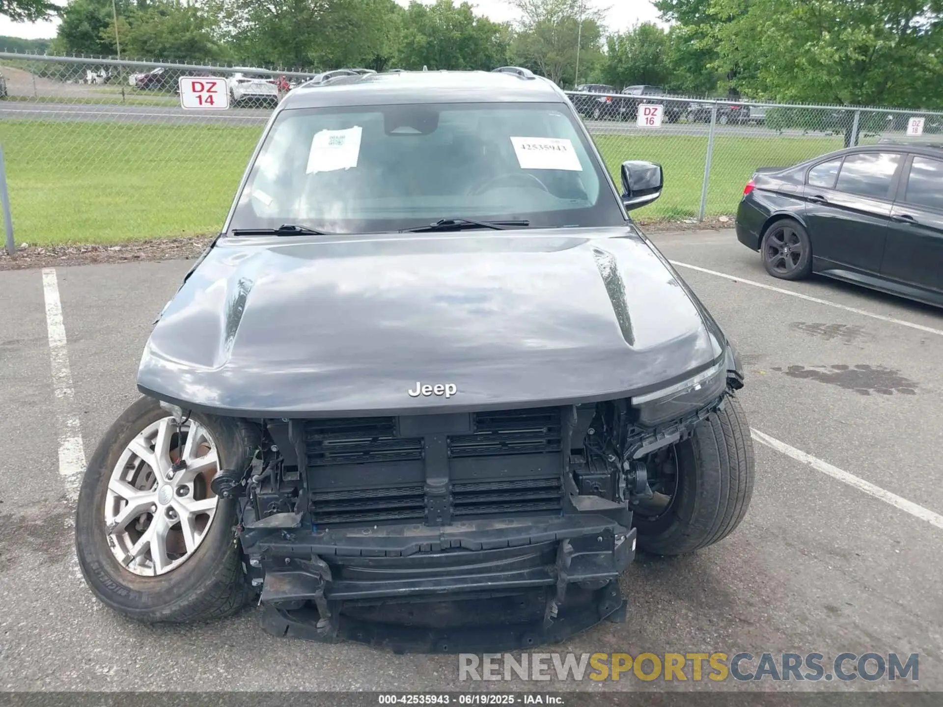 12 Photograph of a damaged car 1C4RJKBG1M8157263 JEEP GRAND CHEROKEE L 2021