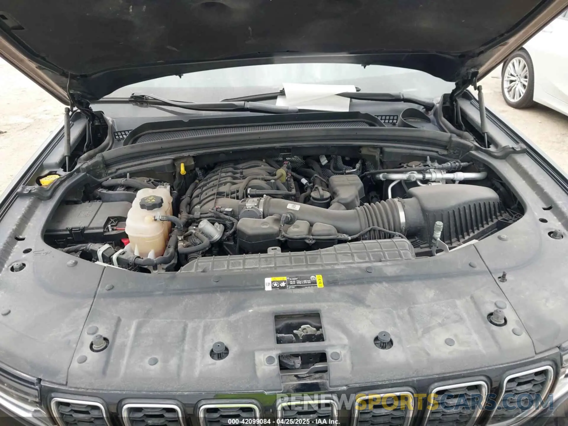 10 Photograph of a damaged car 1C4RJKBG2M8108265 JEEP GRAND CHEROKEE L 2021
