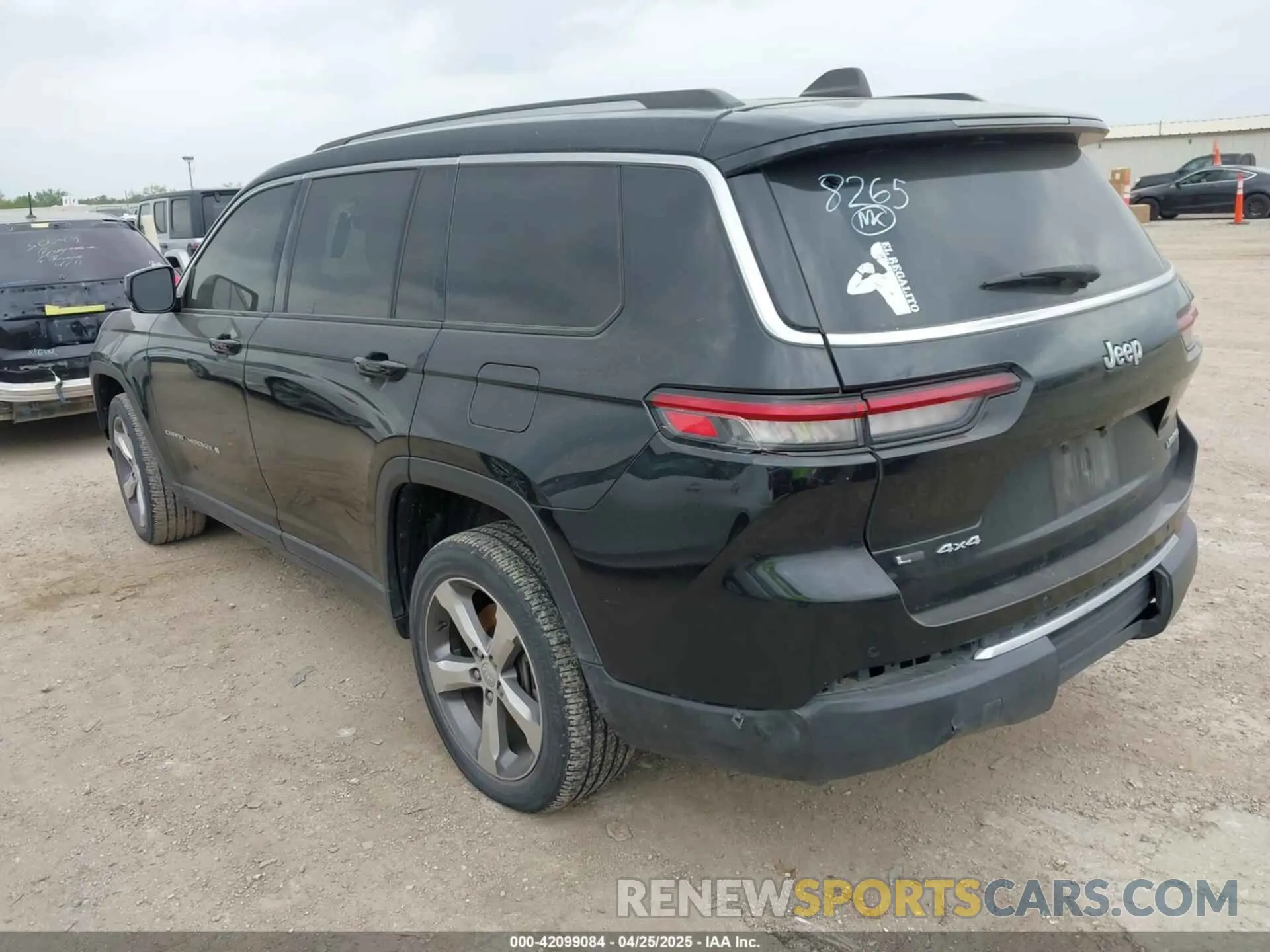 3 Photograph of a damaged car 1C4RJKBG2M8108265 JEEP GRAND CHEROKEE L 2021