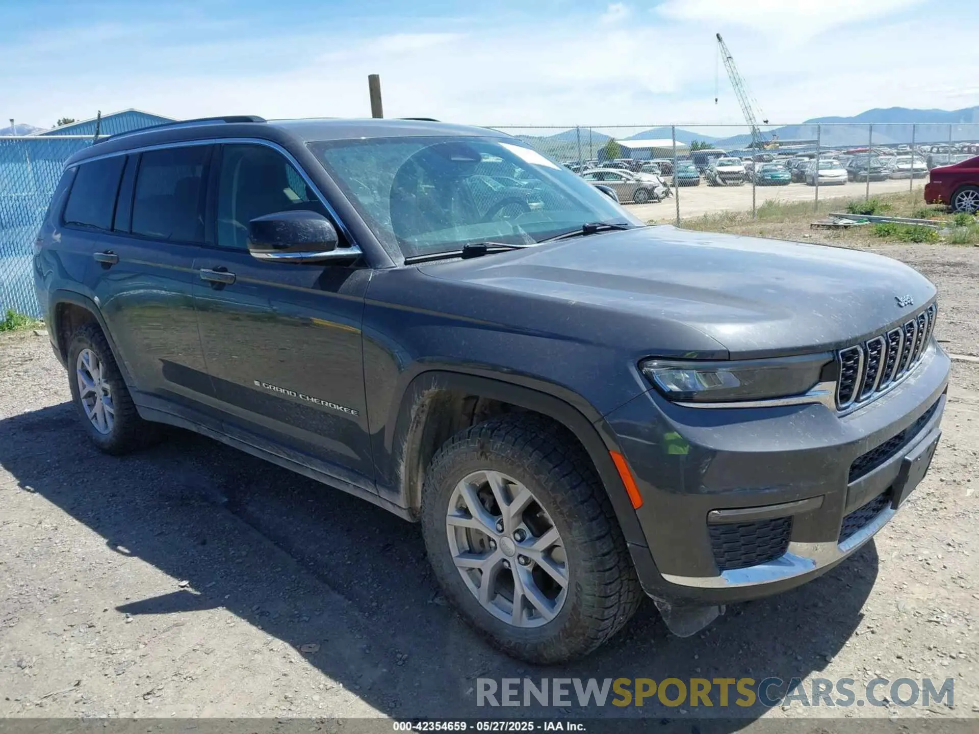 1 Photograph of a damaged car 1C4RJKBG2M8138950 JEEP GRAND CHEROKEE L 2021