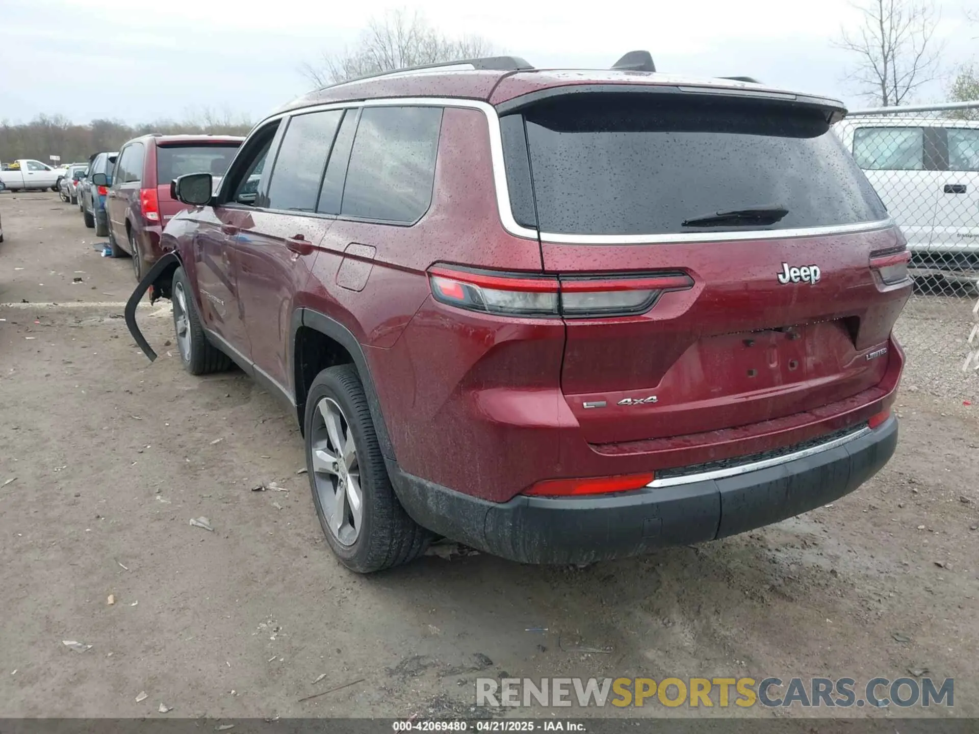 3 Photograph of a damaged car 1C4RJKBG2M8140066 JEEP GRAND CHEROKEE L 2021