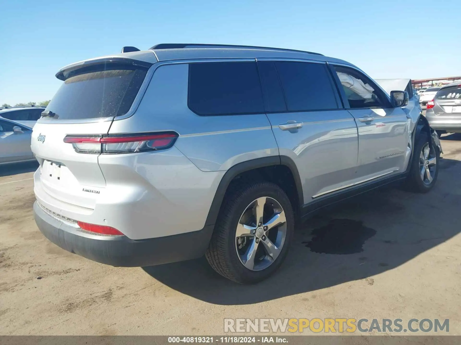 4 Photograph of a damaged car 1C4RJKBG2M8156266 JEEP GRAND CHEROKEE L 2021