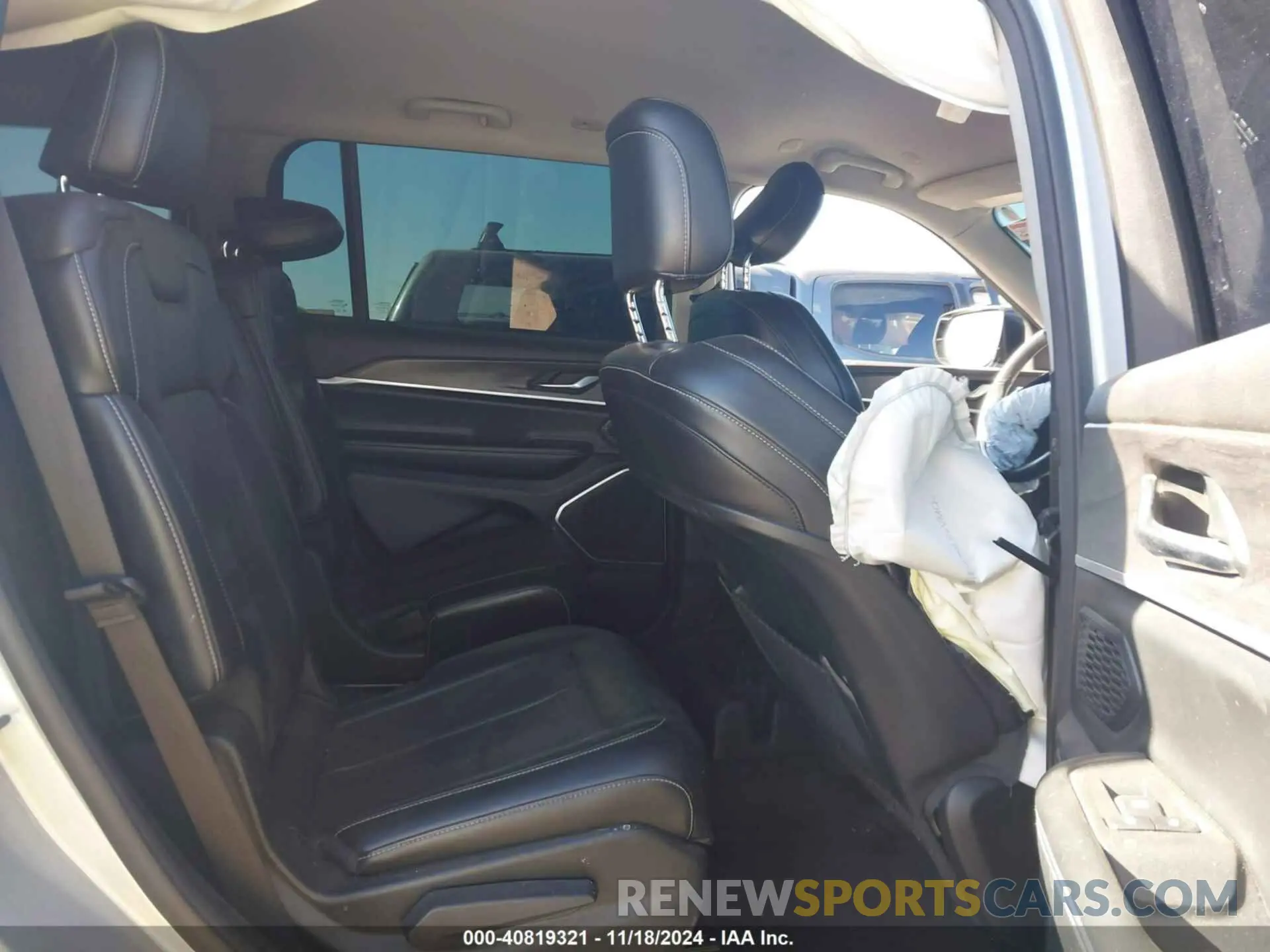 8 Photograph of a damaged car 1C4RJKBG2M8156266 JEEP GRAND CHEROKEE L 2021