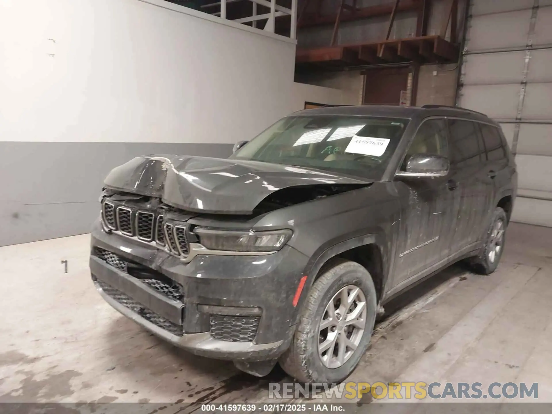 2 Photograph of a damaged car 1C4RJKBG2M8211010 JEEP GRAND CHEROKEE L 2021