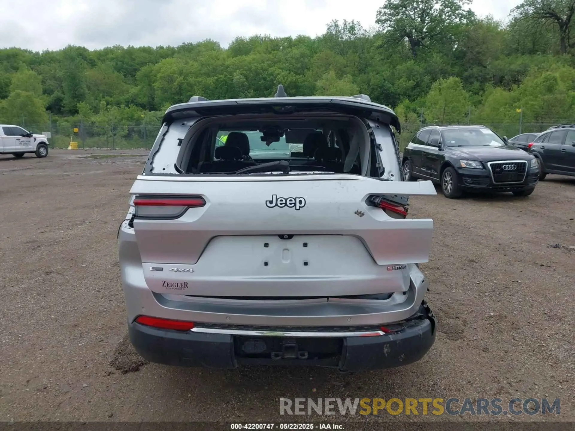 15 Photograph of a damaged car 1C4RJKBG3M8114379 JEEP GRAND CHEROKEE L 2021