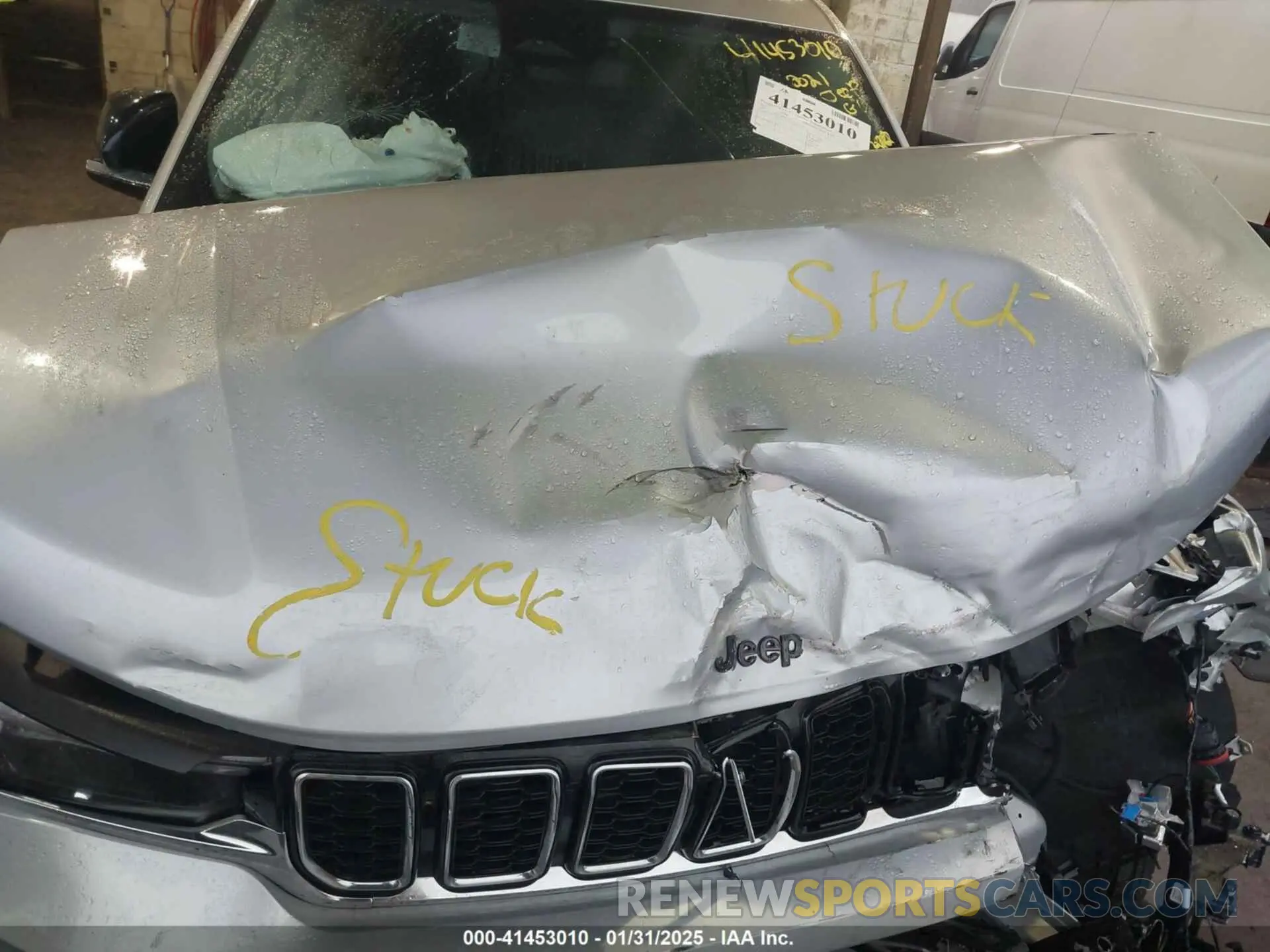 10 Photograph of a damaged car 1C4RJKBG3M8132574 JEEP GRAND CHEROKEE L 2021