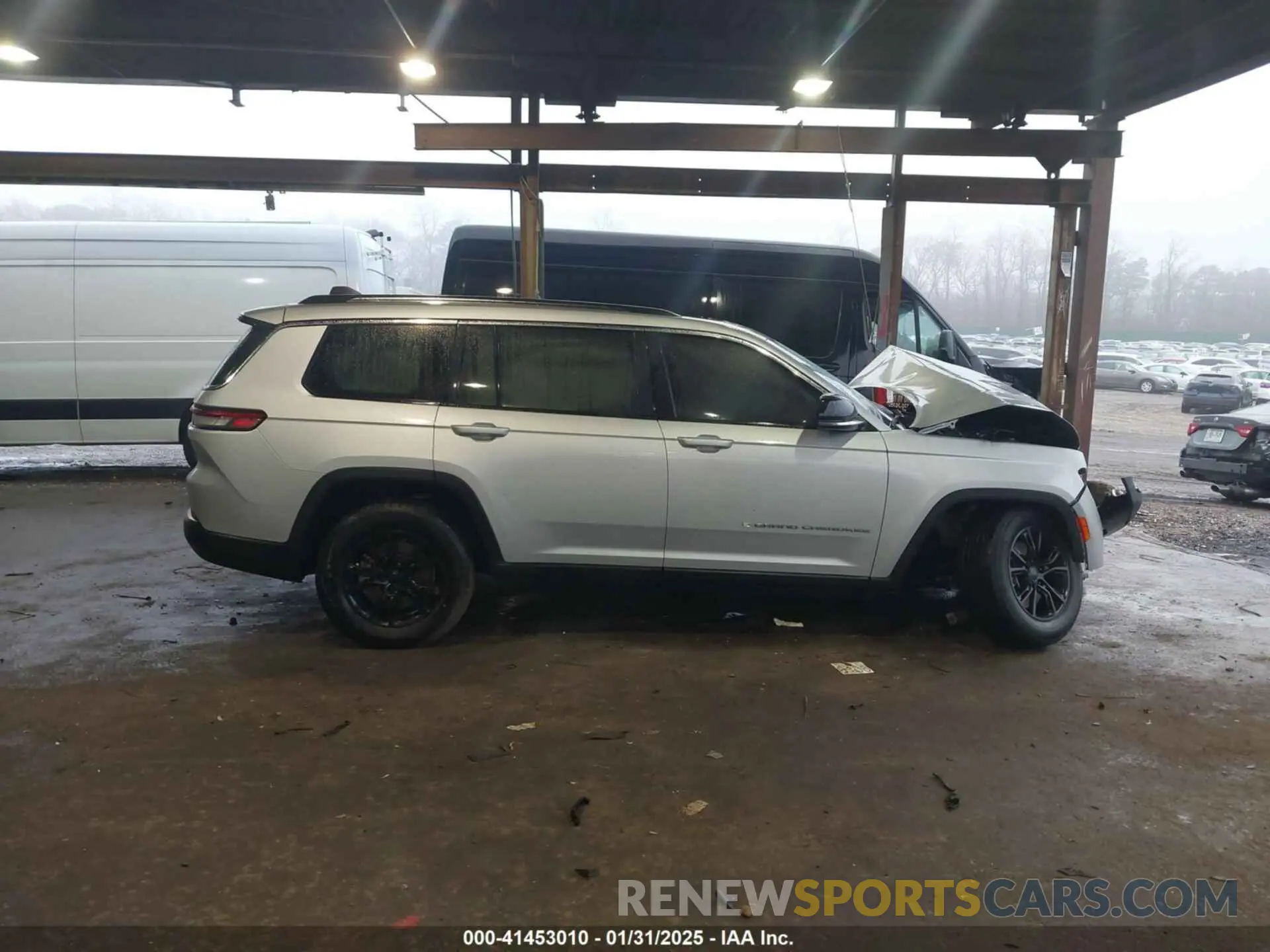 12 Photograph of a damaged car 1C4RJKBG3M8132574 JEEP GRAND CHEROKEE L 2021
