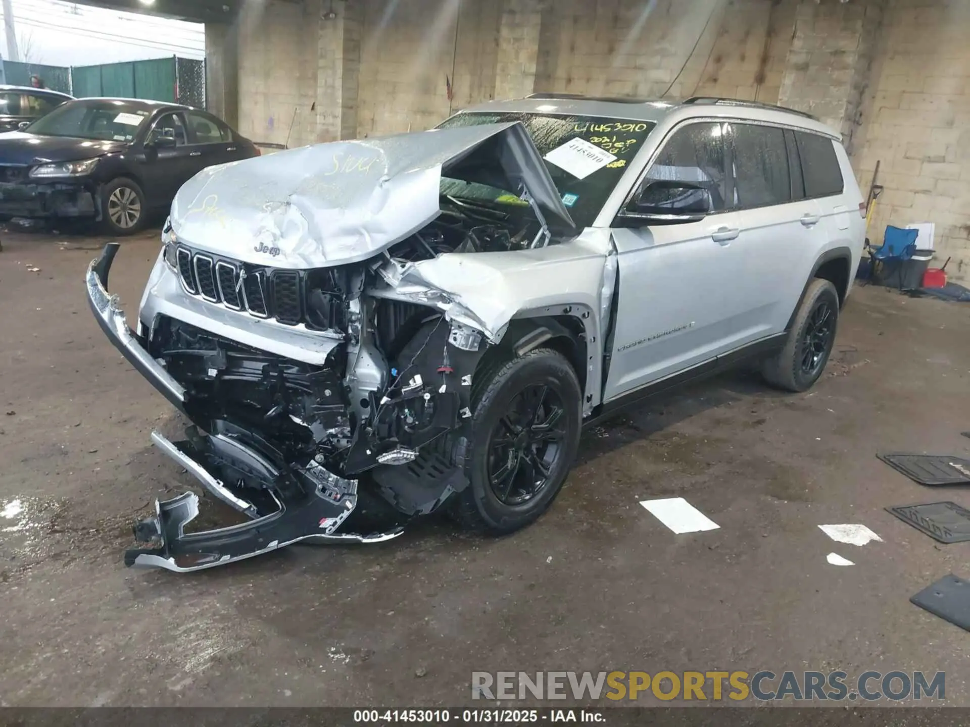 2 Photograph of a damaged car 1C4RJKBG3M8132574 JEEP GRAND CHEROKEE L 2021