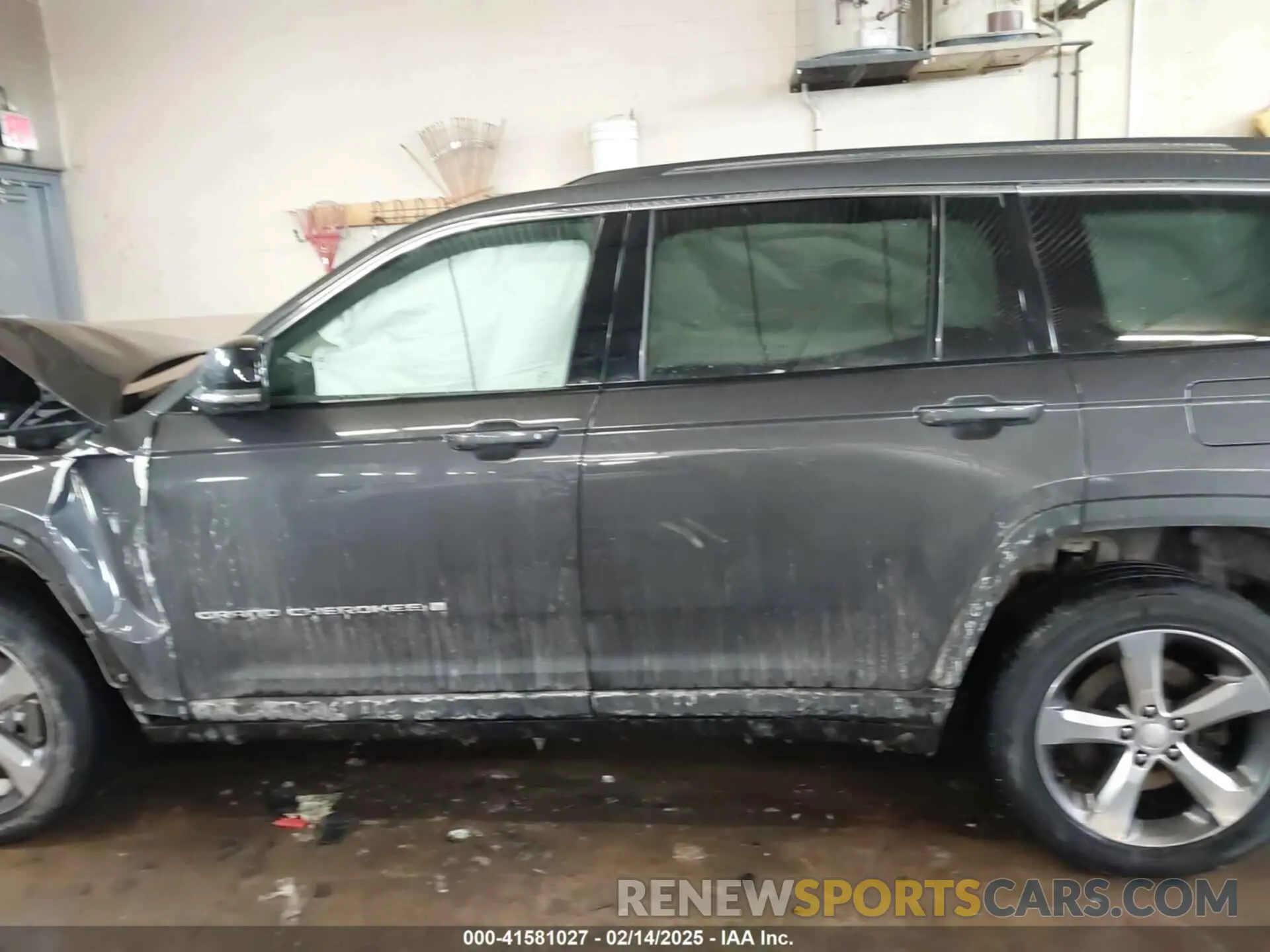 15 Photograph of a damaged car 1C4RJKBG3M8171598 JEEP GRAND CHEROKEE L 2021