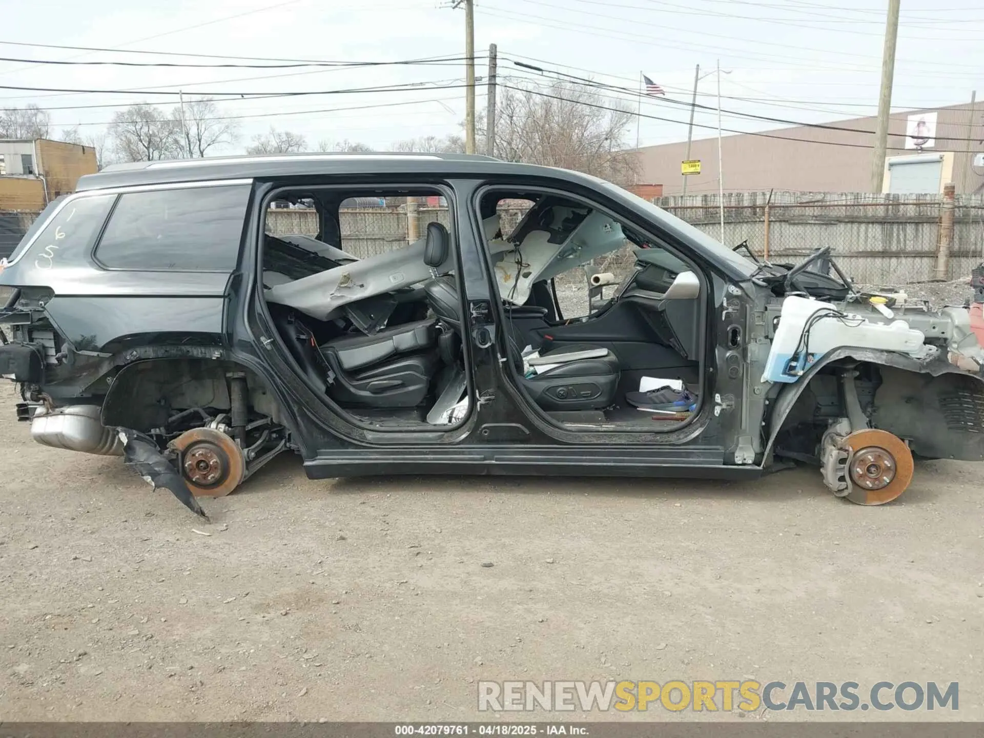 12 Photograph of a damaged car 1C4RJKBG4M8121650 JEEP GRAND CHEROKEE L 2021
