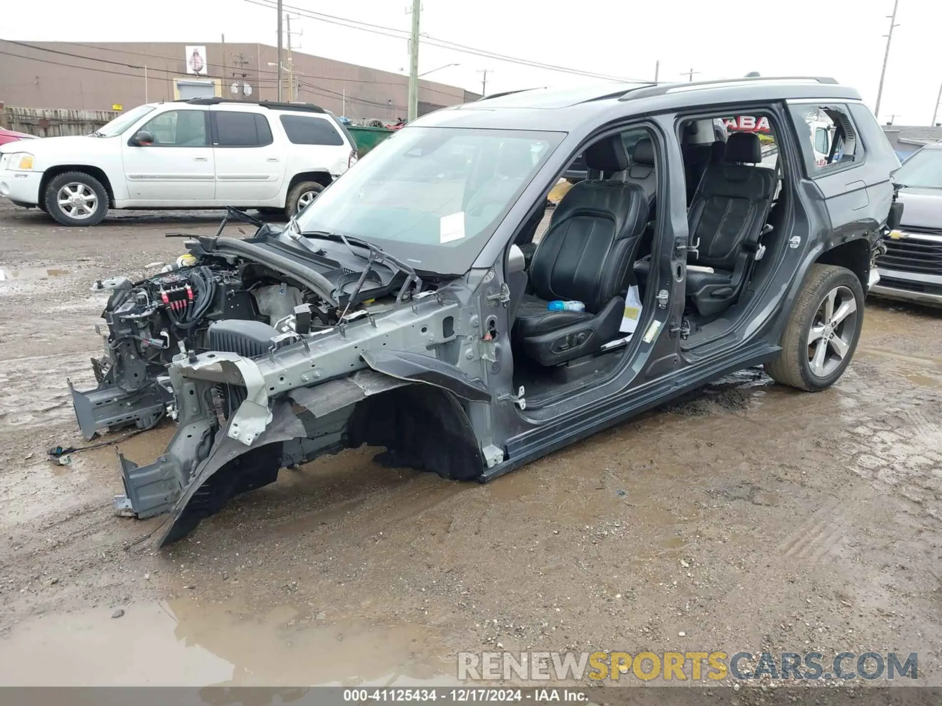 2 Photograph of a damaged car 1C4RJKBG4M8138710 JEEP GRAND CHEROKEE L 2021