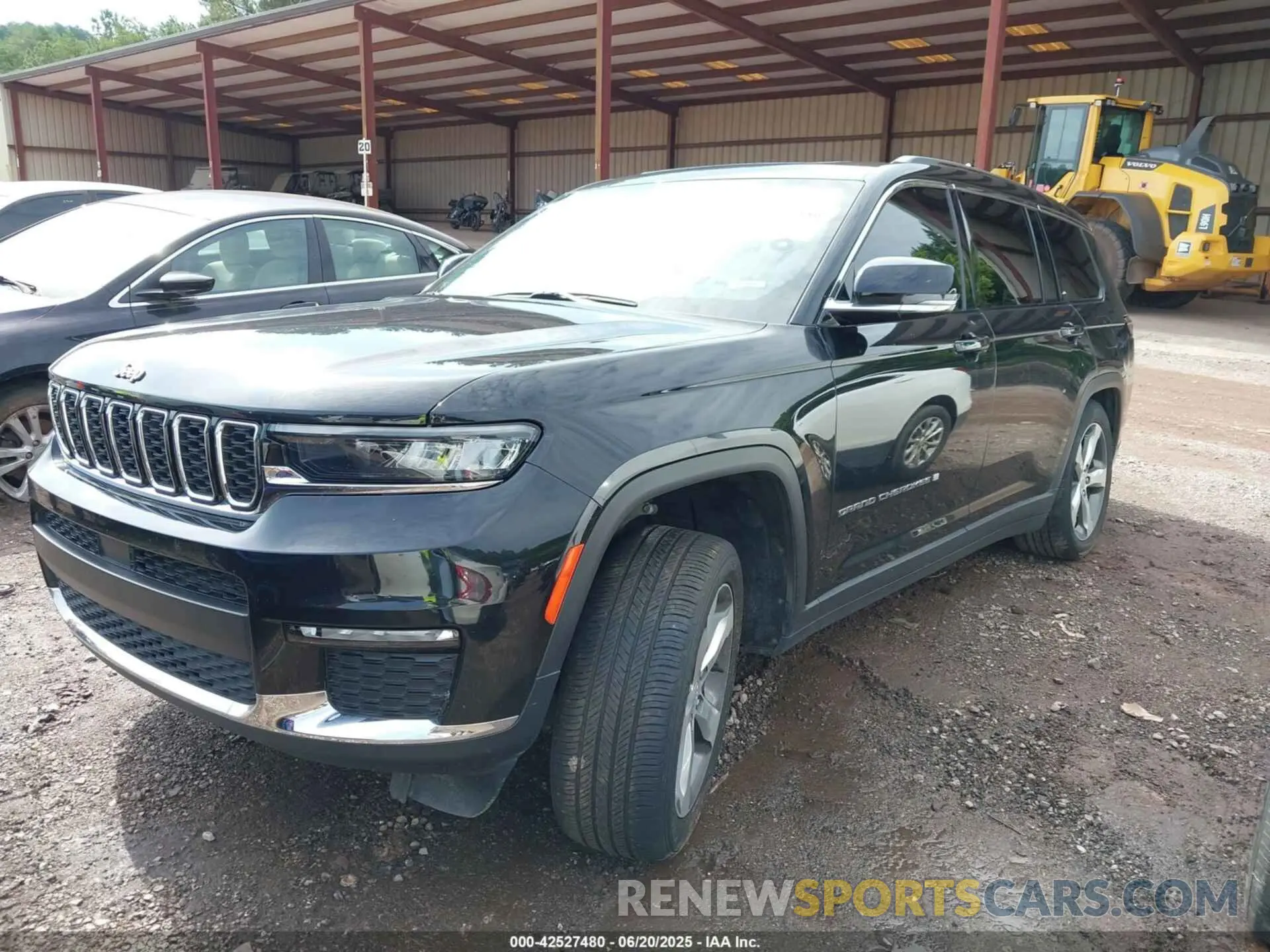 2 Photograph of a damaged car 1C4RJKBG5M8108194 JEEP GRAND CHEROKEE L 2021