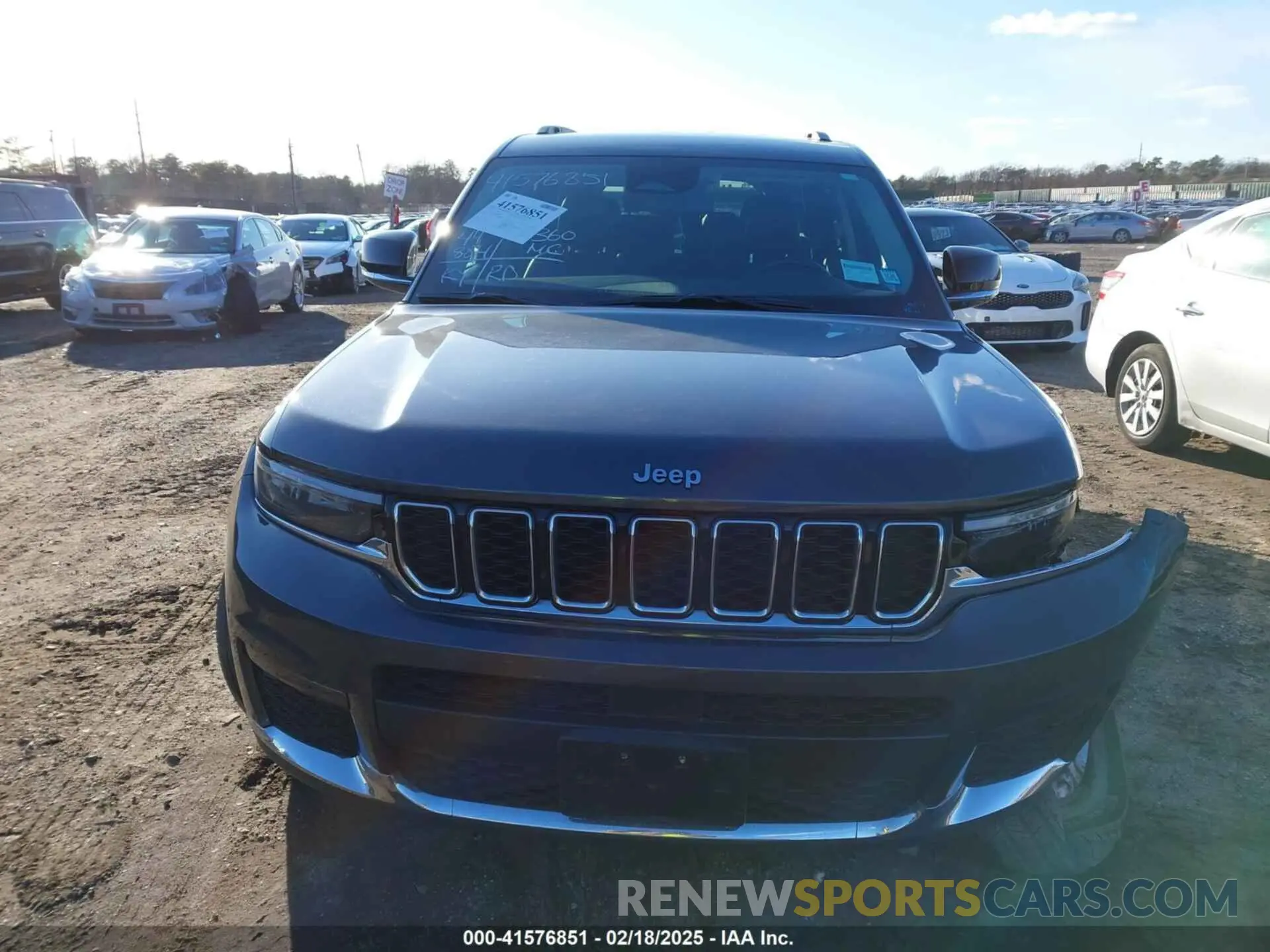 12 Photograph of a damaged car 1C4RJKBG6M8142905 JEEP GRAND CHEROKEE L 2021