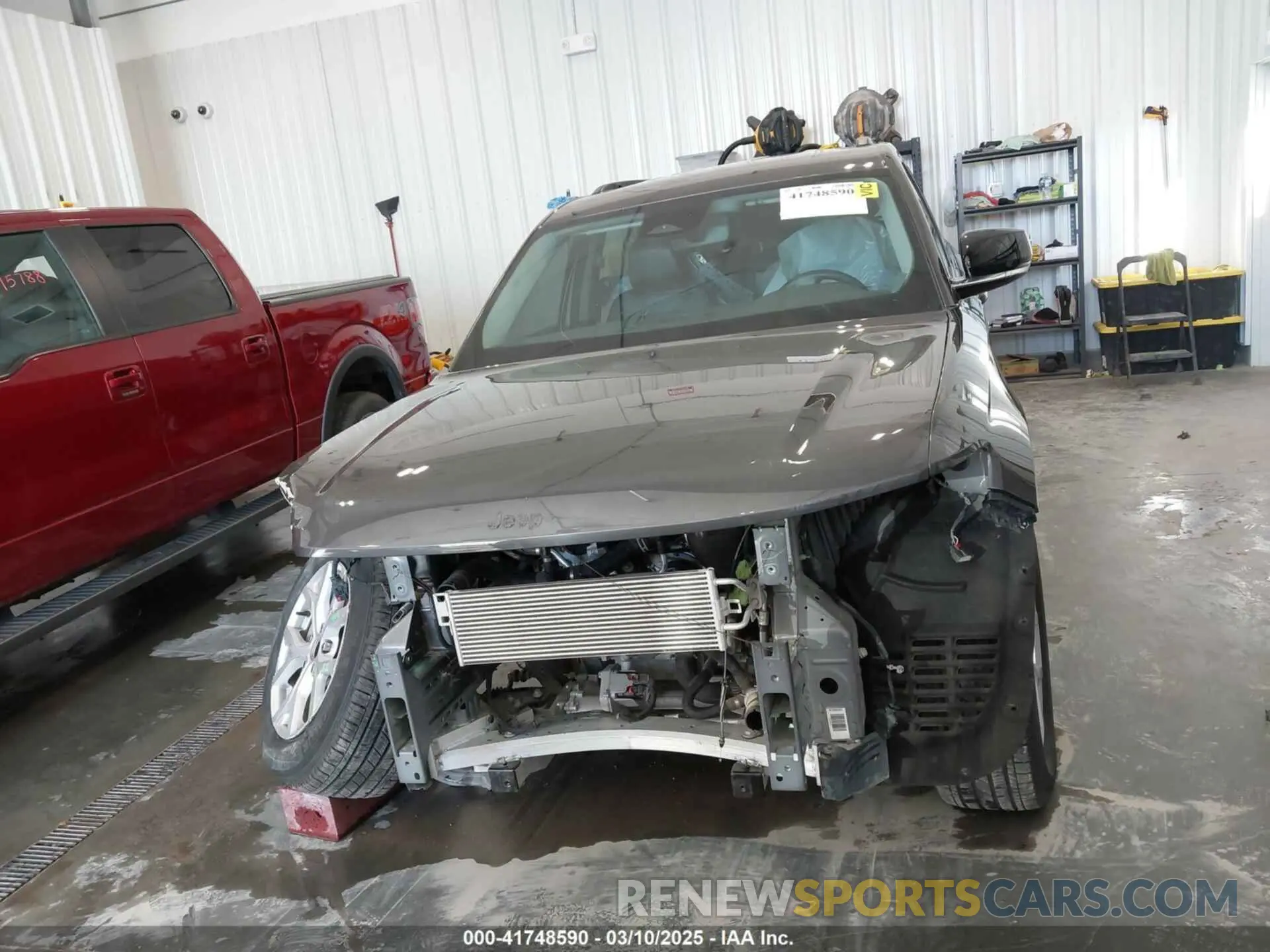 13 Photograph of a damaged car 1C4RJKBG6M8172857 JEEP GRAND CHEROKEE L 2021