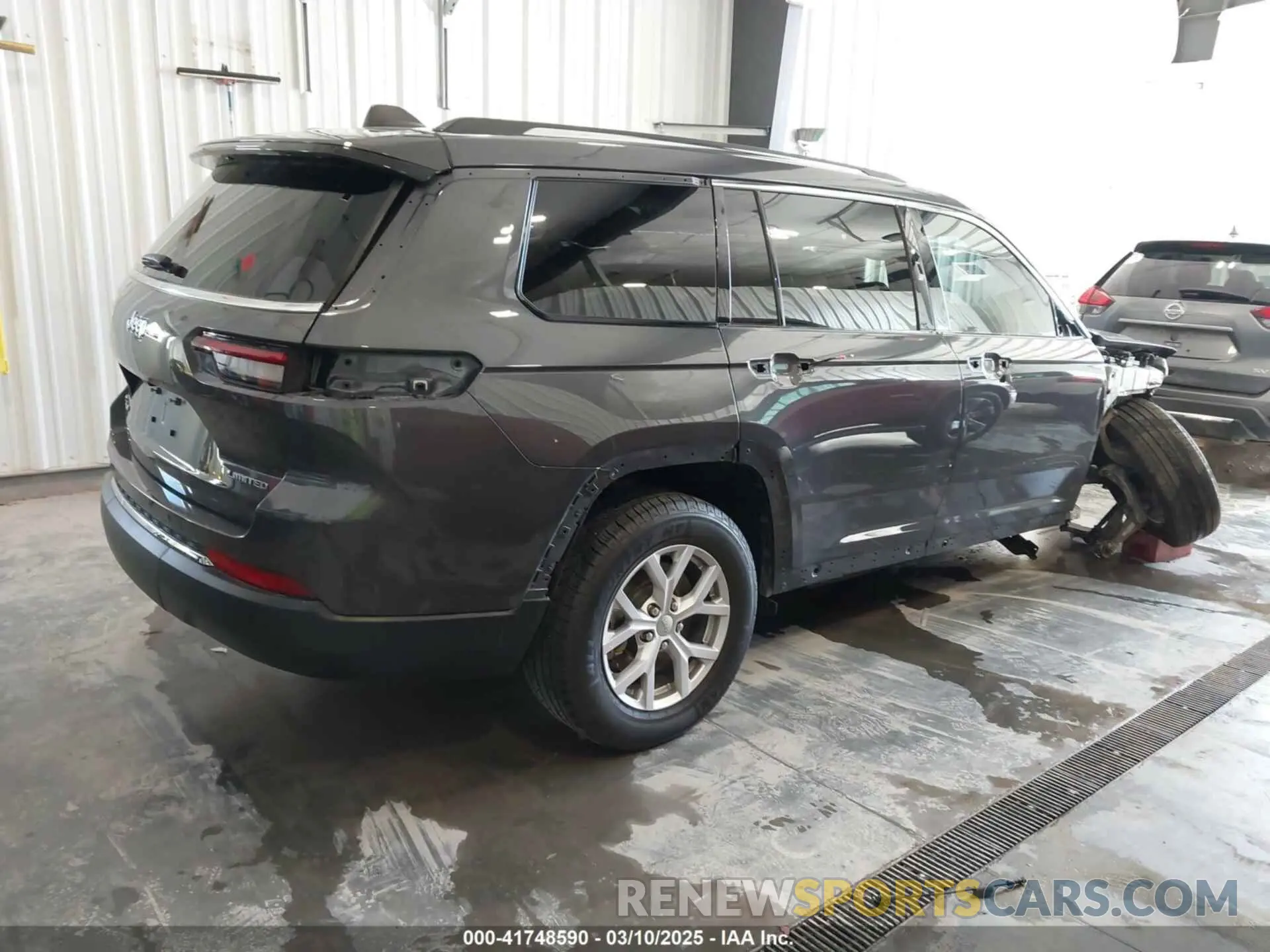 4 Photograph of a damaged car 1C4RJKBG6M8172857 JEEP GRAND CHEROKEE L 2021