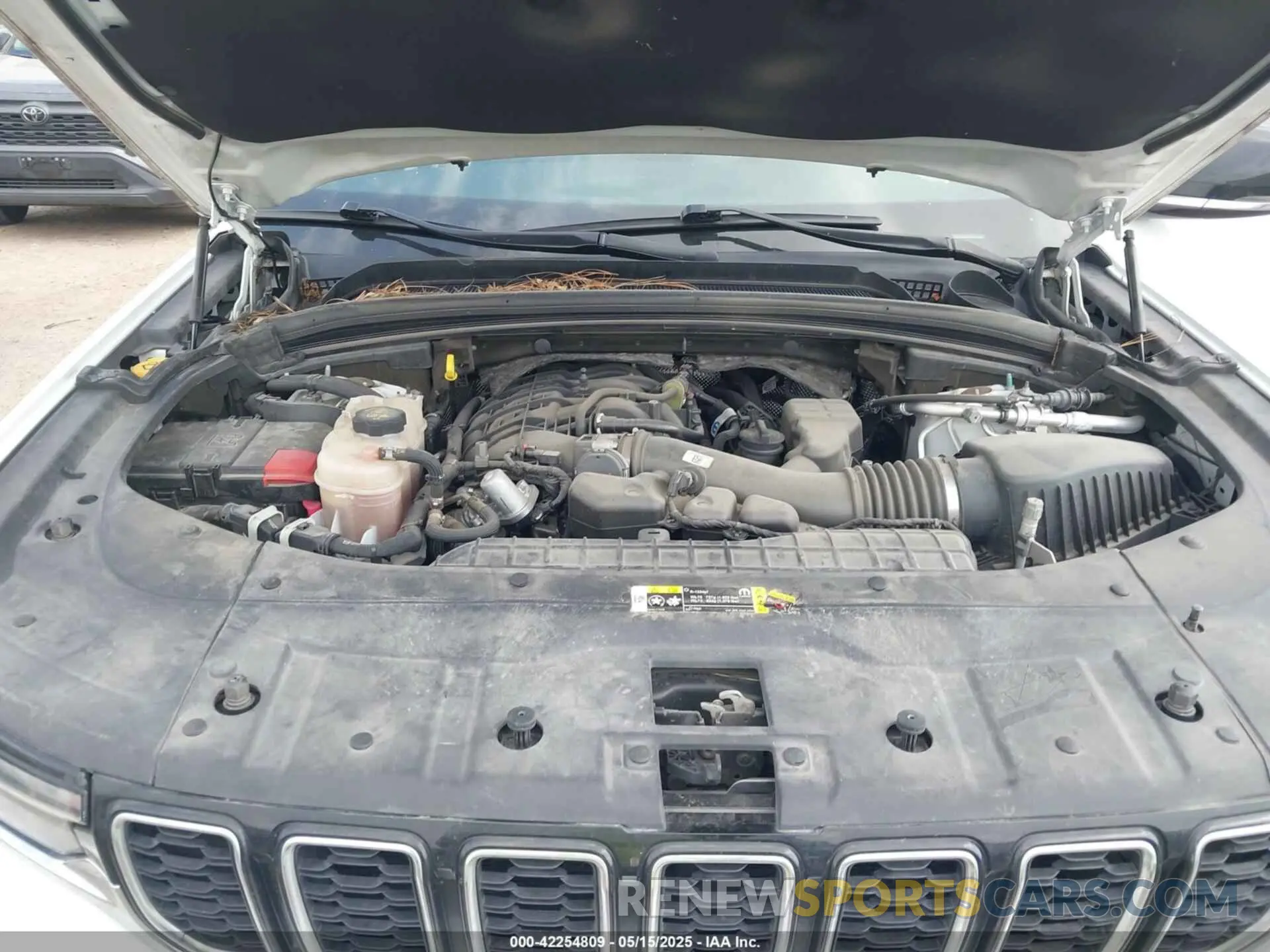 10 Photograph of a damaged car 1C4RJKBG7M8101781 JEEP GRAND CHEROKEE L 2021